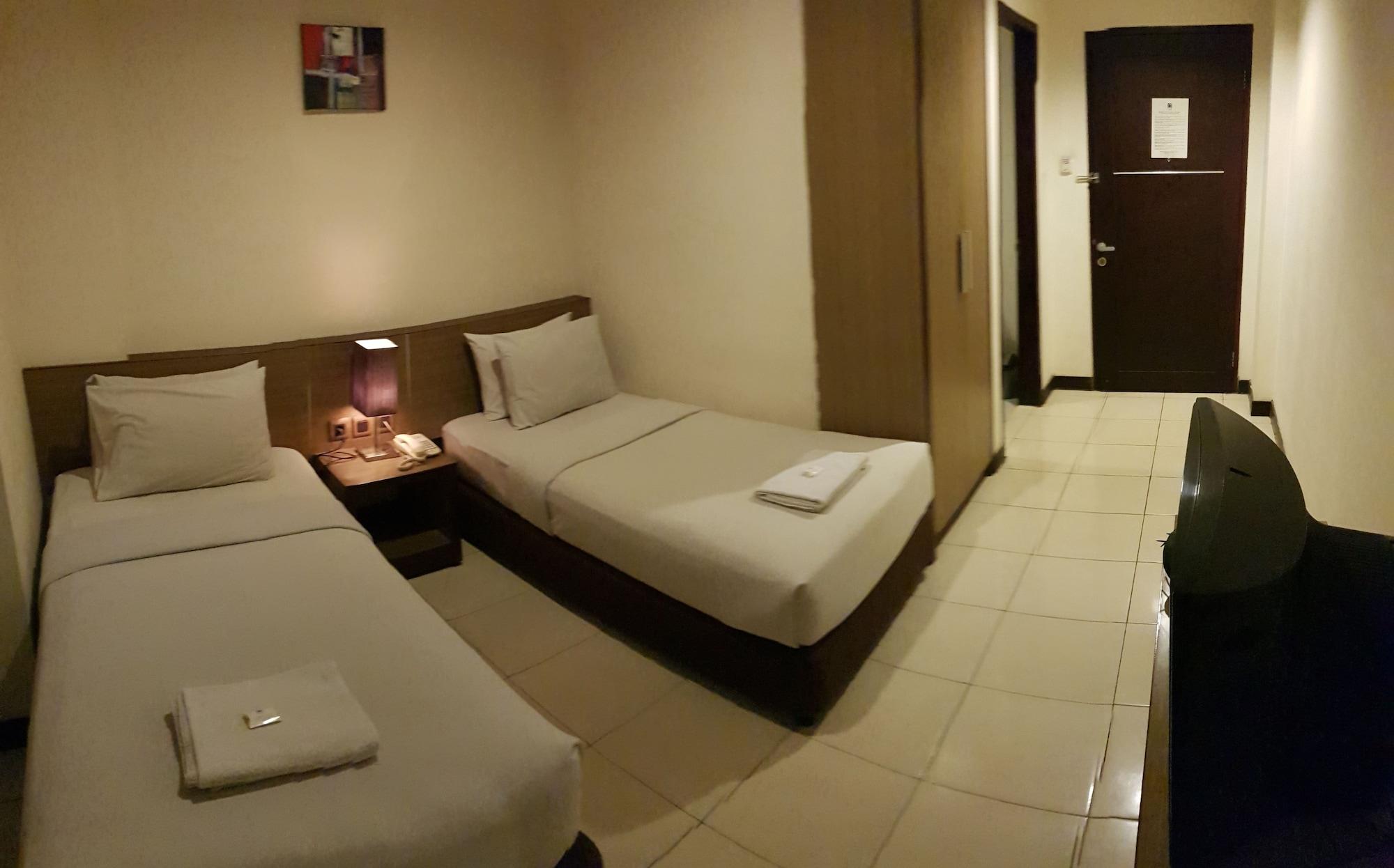 N2 Hotel