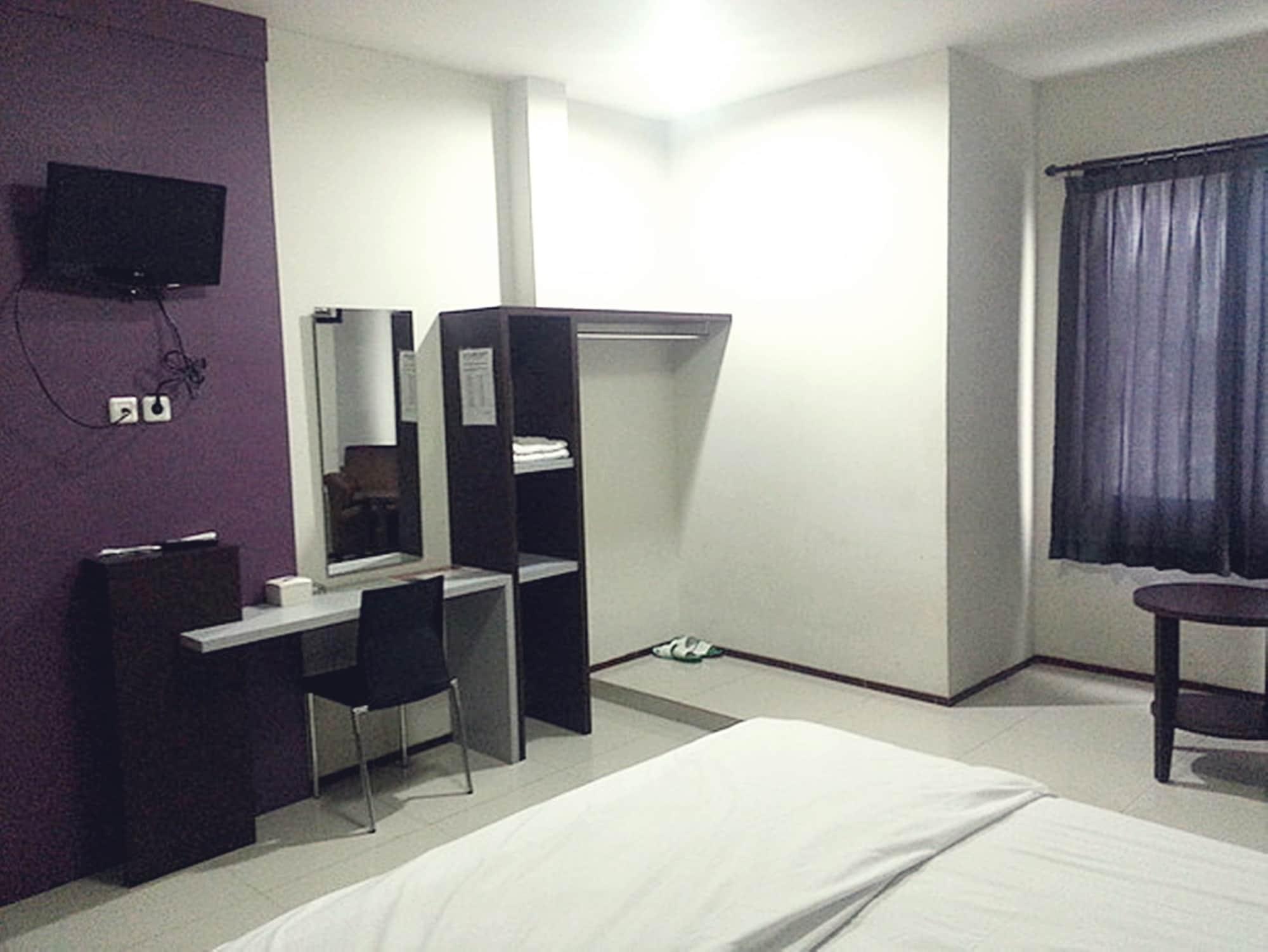 Super Oyo Collection O 91409 Fiducia Otista 153 - 157 3* Jakarta