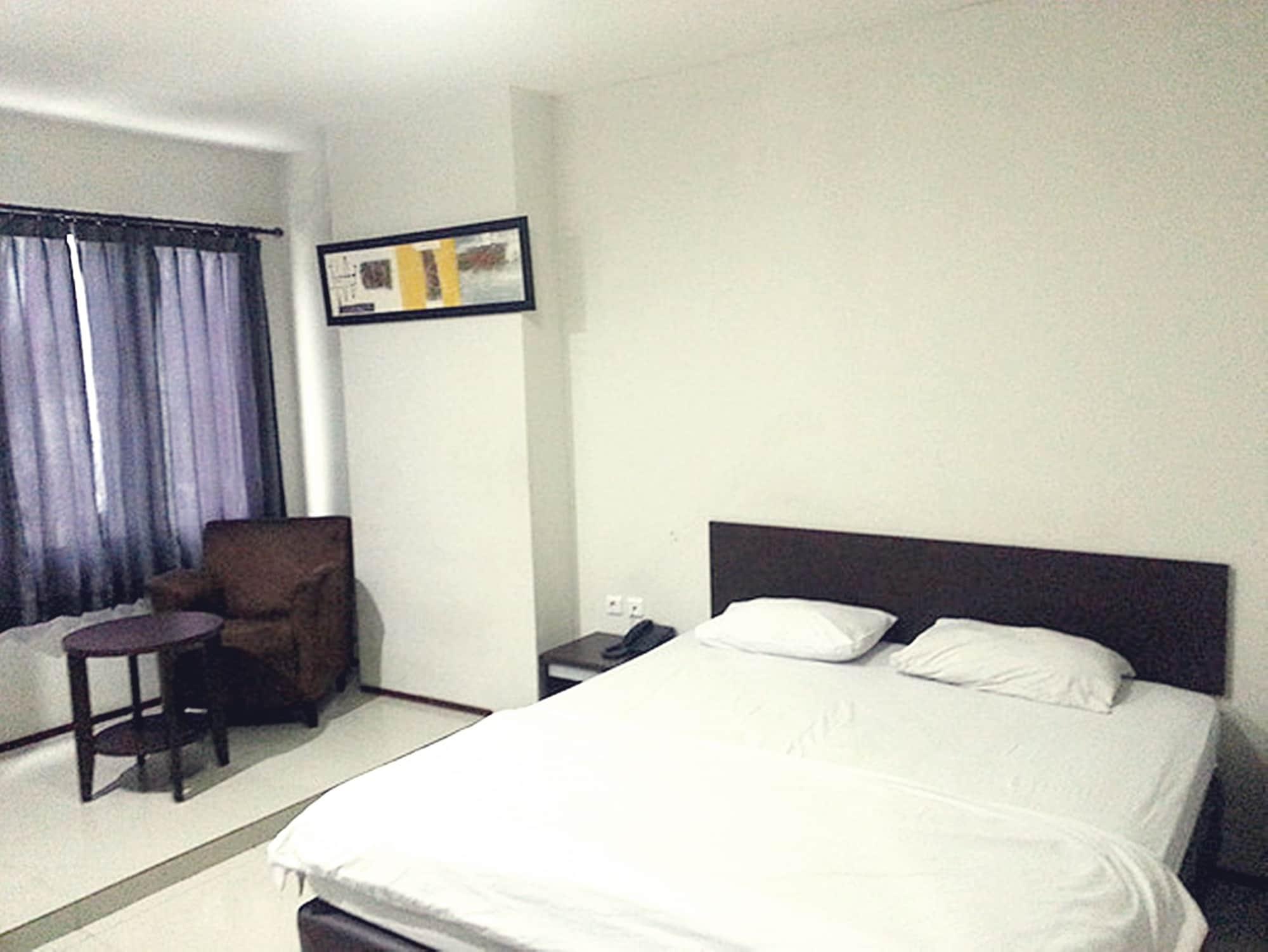 Super Oyo Collection O 91409 Fiducia Otista 153 - 157 Hotel