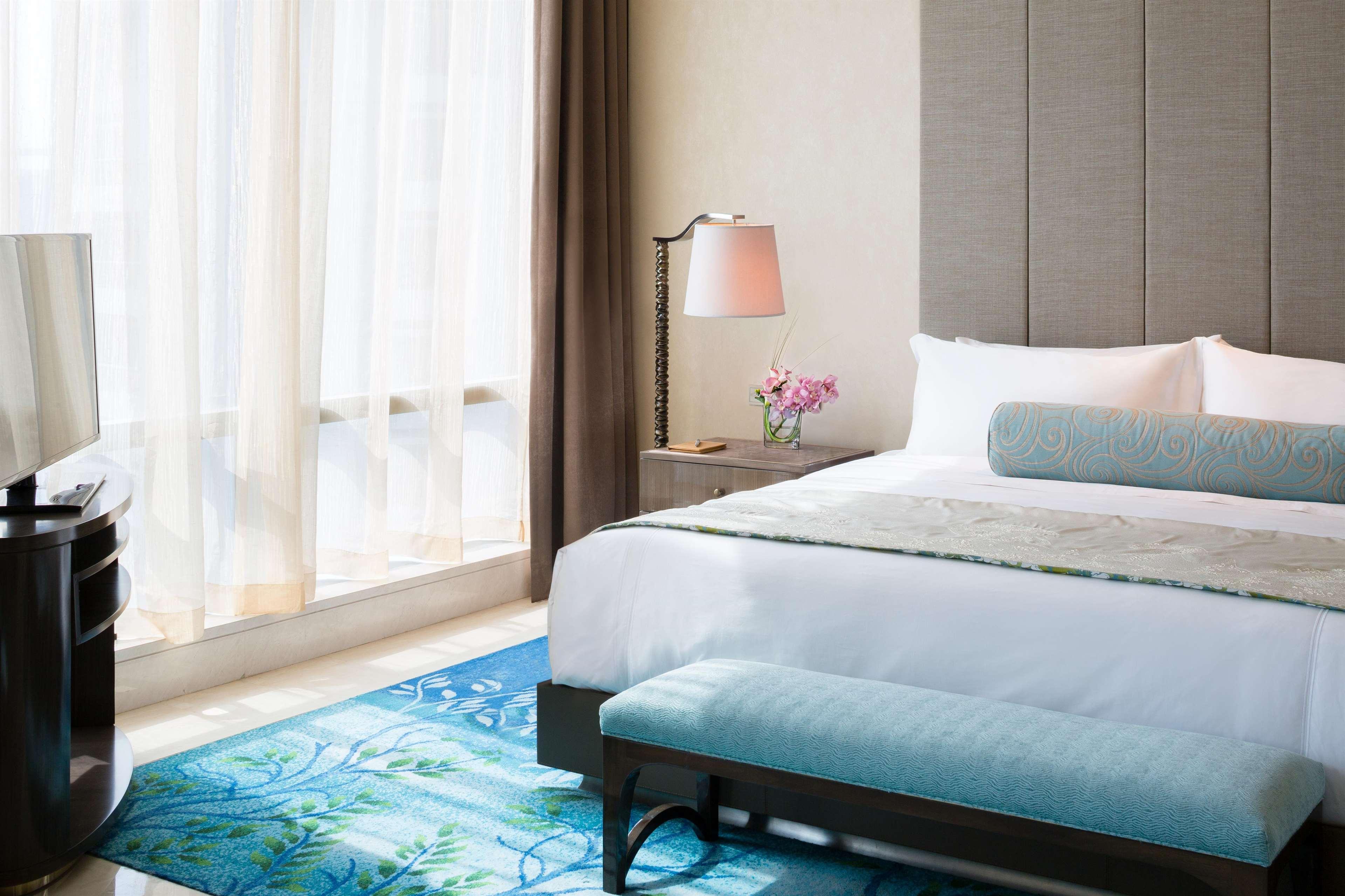 Raffles Hotel 5*