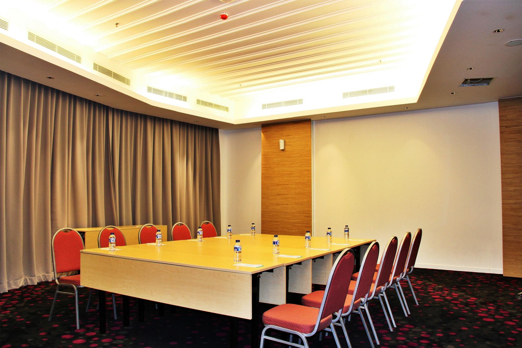 Hotel The 1o1 Sedayu Darmawangsa