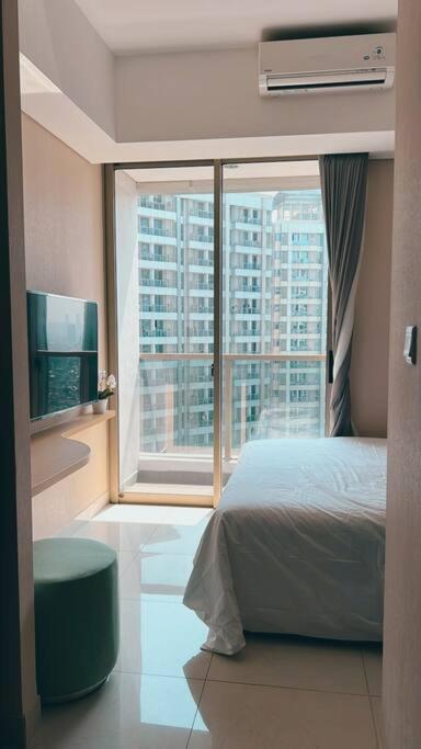 Cozy Studio In Taman Anggrek Residences *