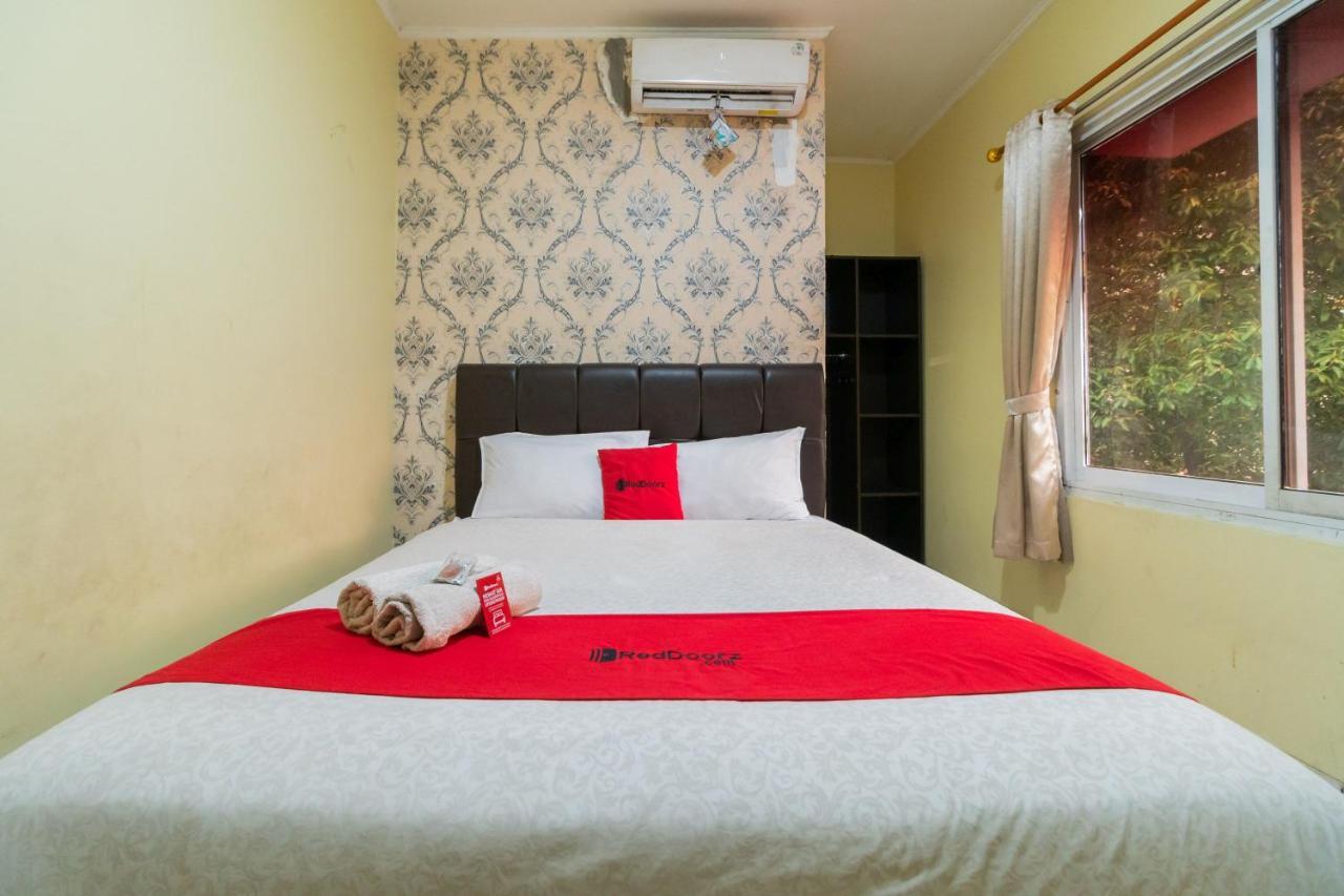 Reddoorz Near Tomang 2 2*
