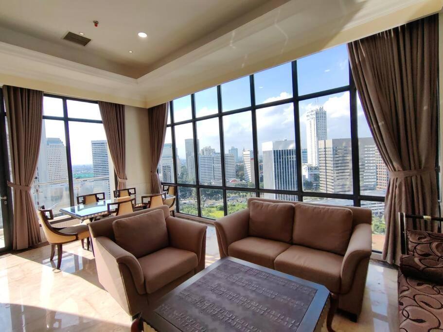 Senopati Penthouse Luxury 2 Bedroom Full Furnished Scbd Area * Jakarta