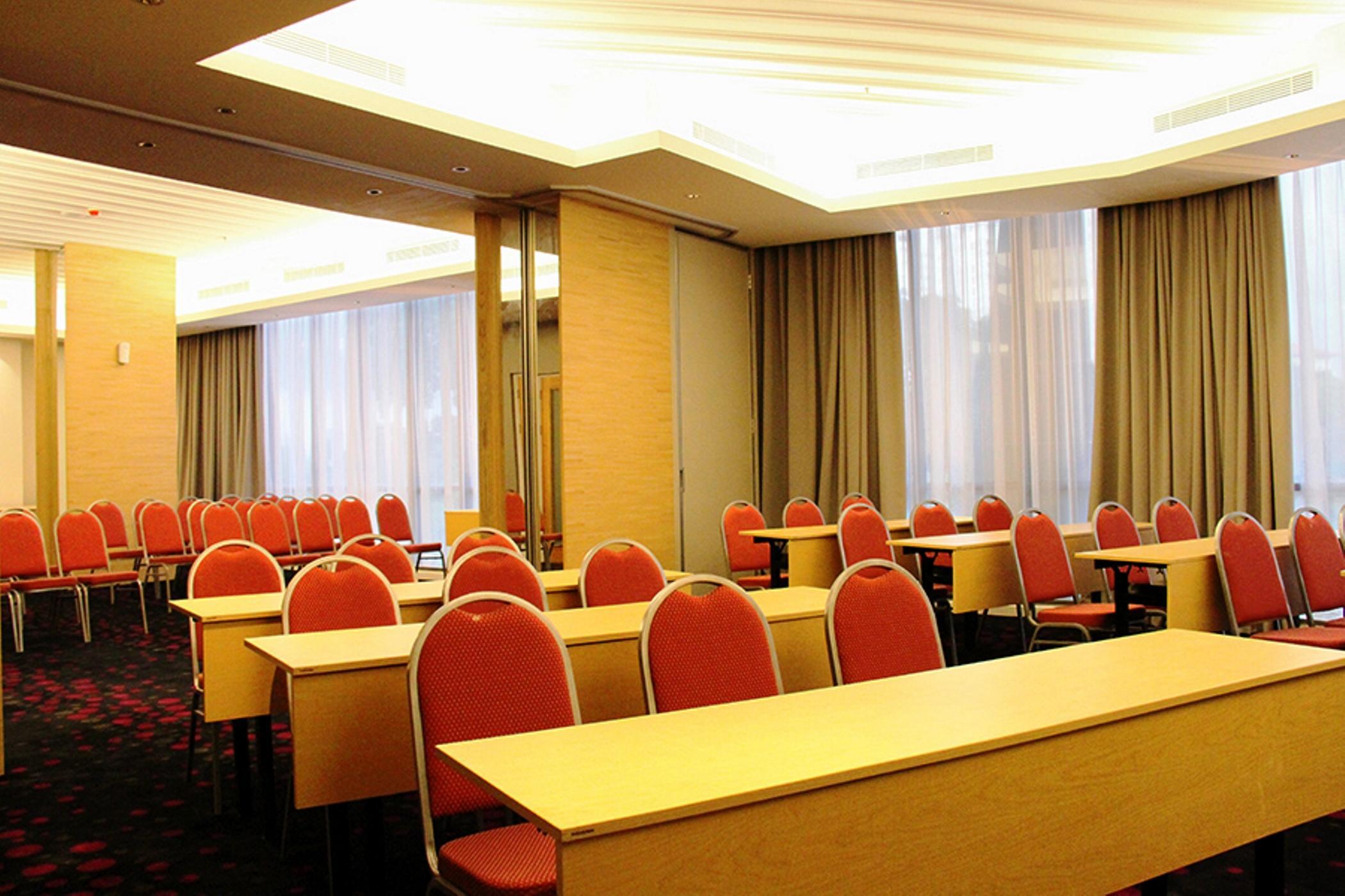 The 1o1 Sedayu Darmawangsa 4*