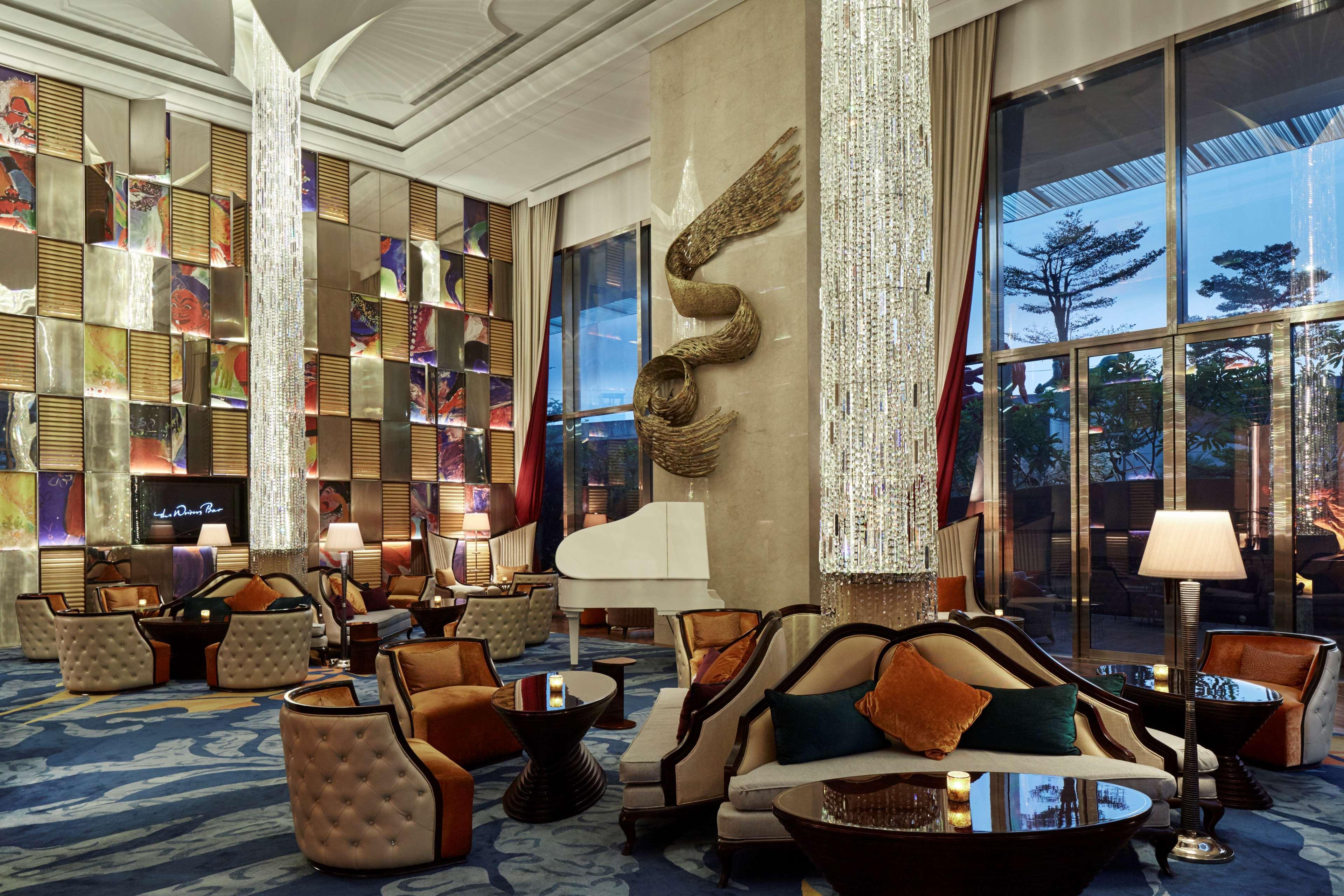 Raffles Hotel 5*