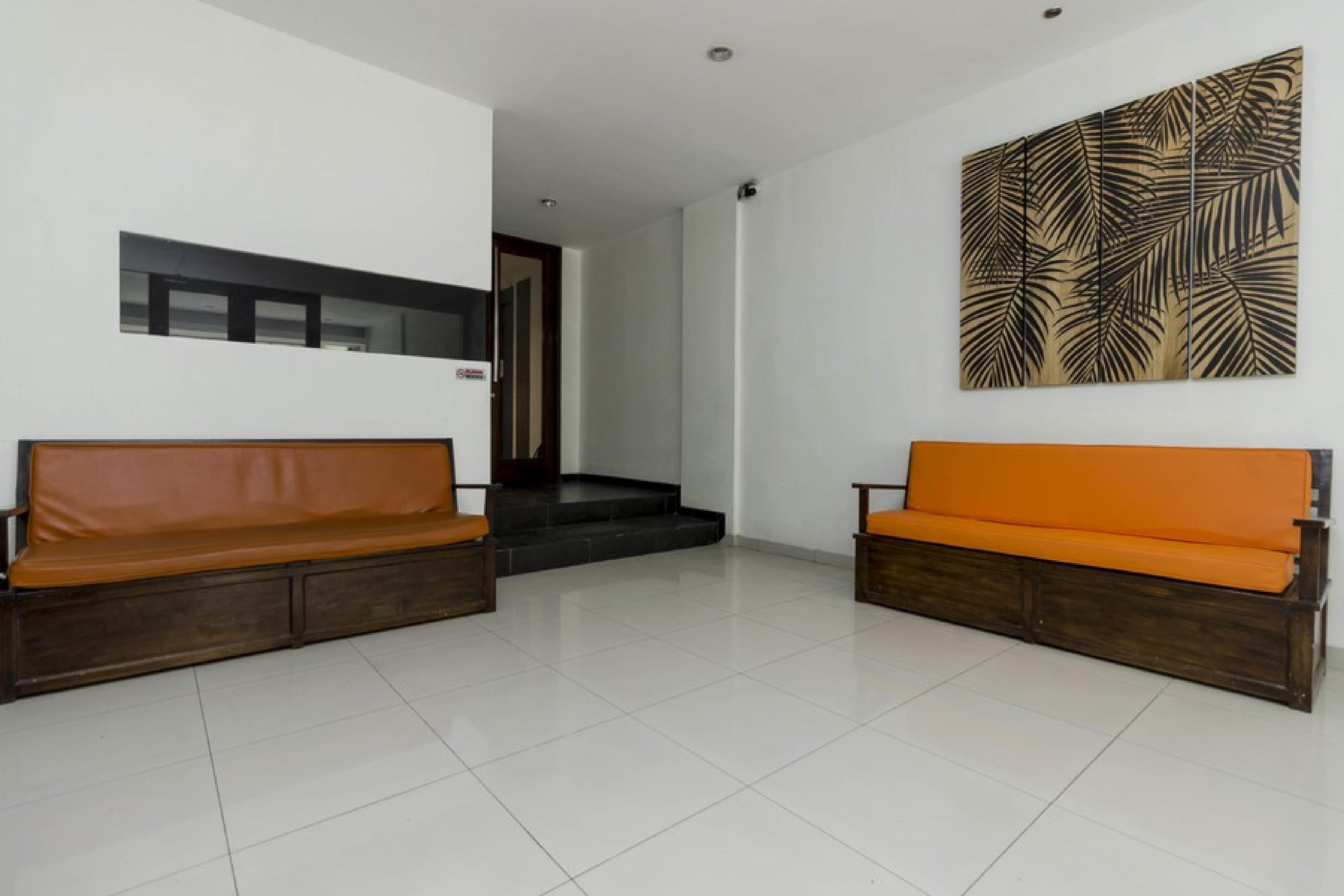 Reddoorz @ Pasar Baru Guest house