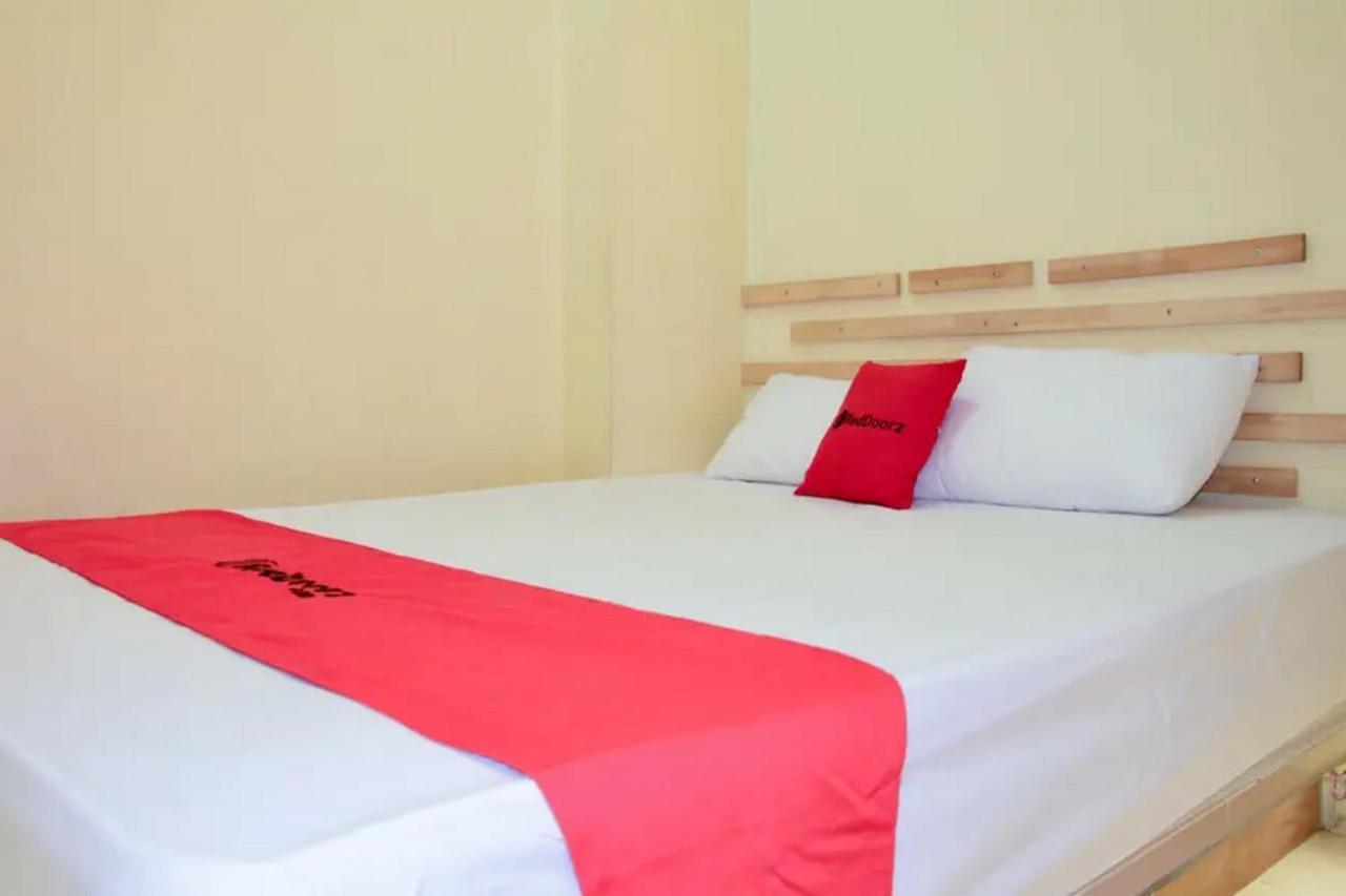 Reddoorz Near Mangga Dua Square Hotel *