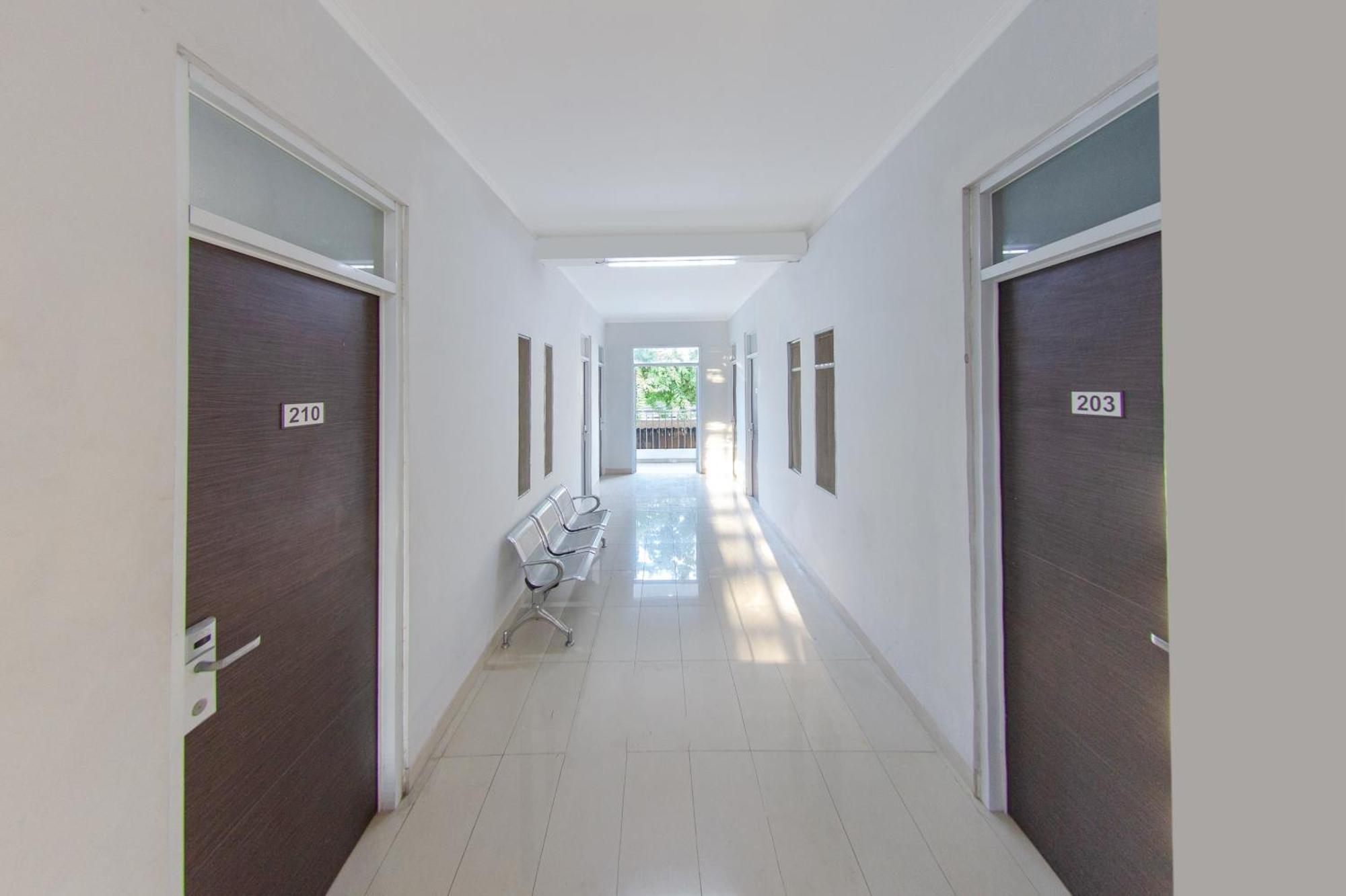 Oyo 657 Elite Park Mall By Tos 2*