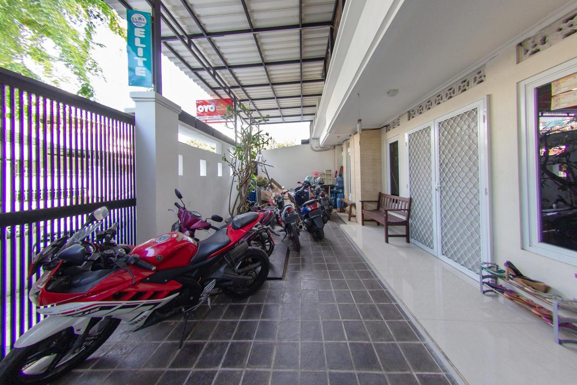 Hotel Oyo 657 Elite Park Mall By Tos
