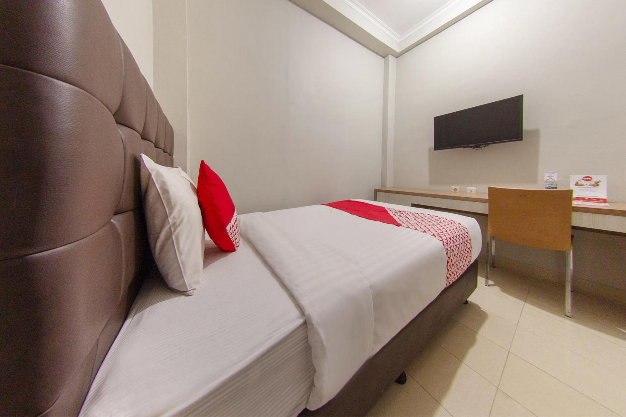 Oyo 657 Elite Park Mall By Tos Hotel Jakarta