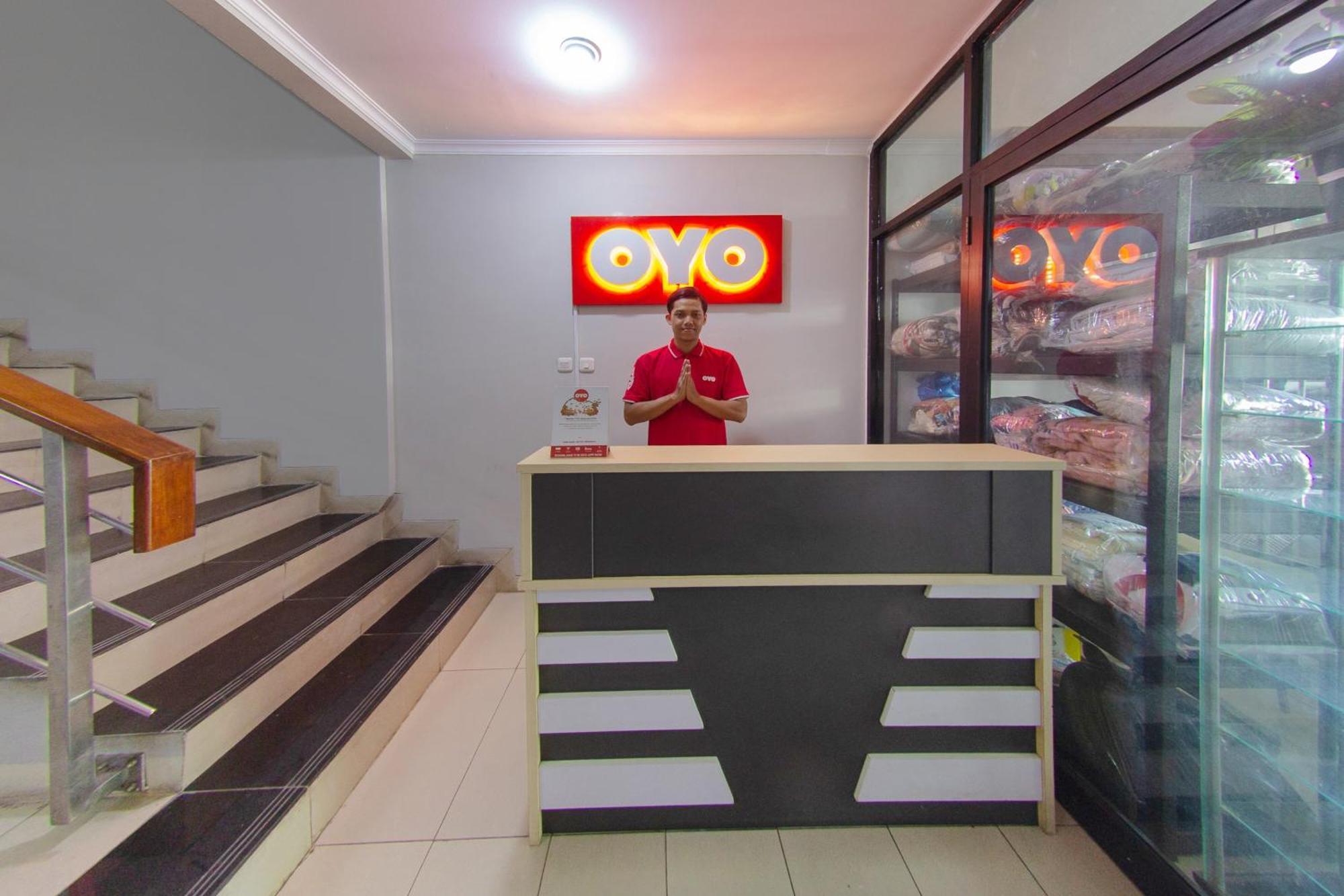 Oyo 657 Elite Park Mall By Tos Hotel
