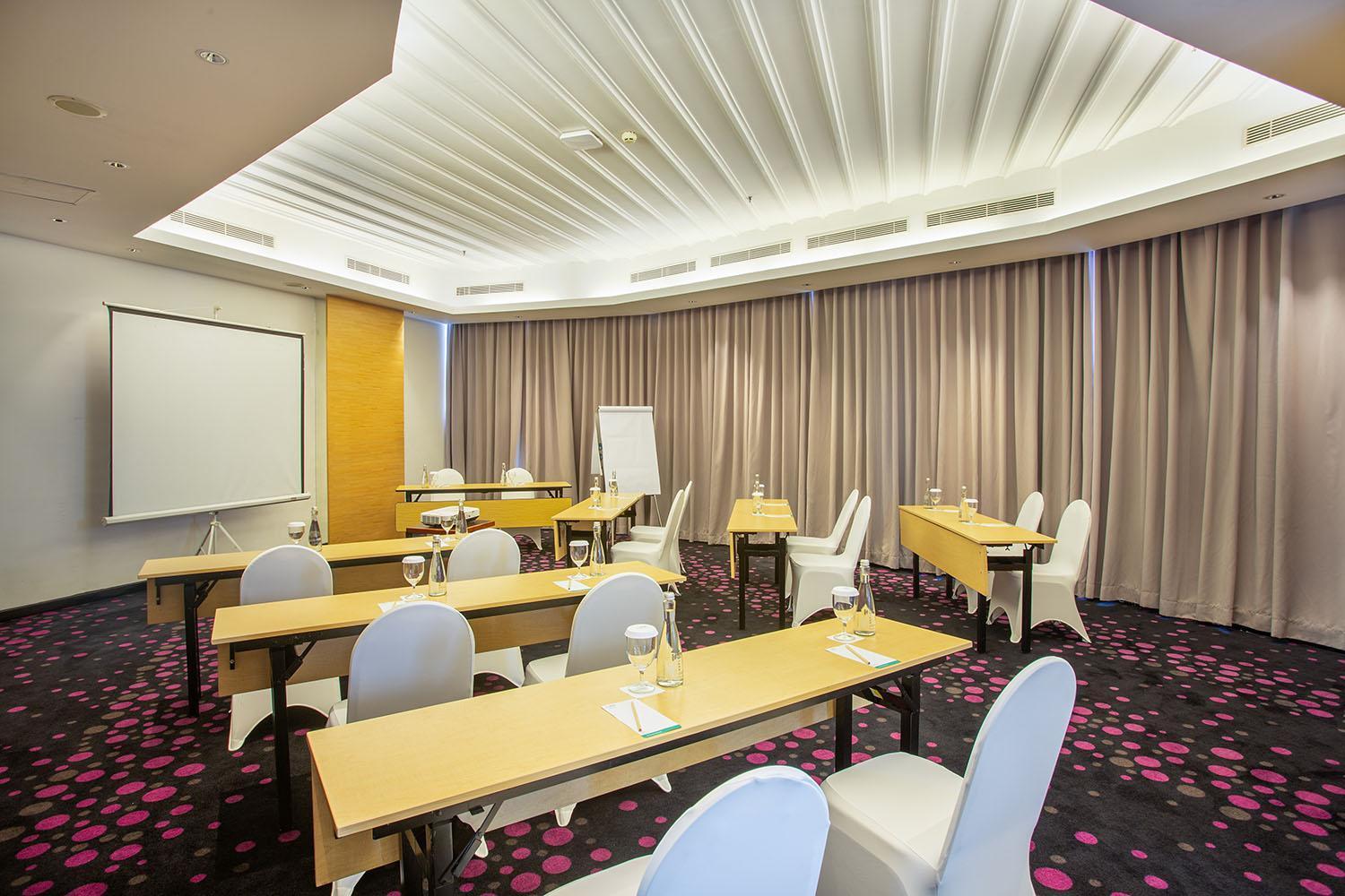 The 1o1 Sedayu Darmawangsa Hotel
