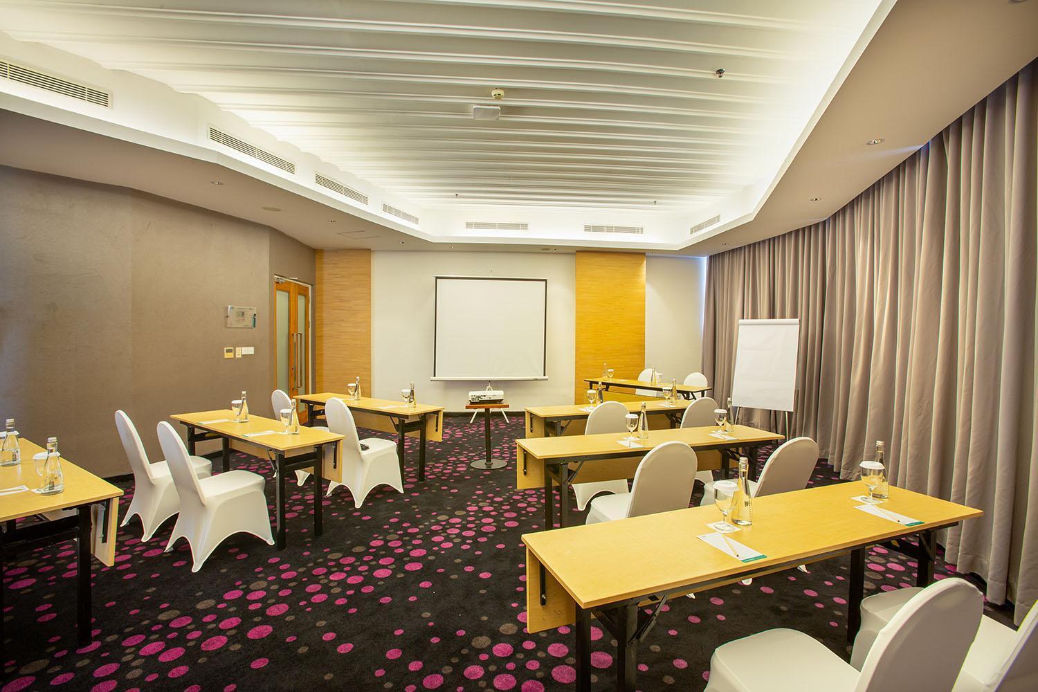 Hotel The 1o1 Sedayu Darmawangsa 4*