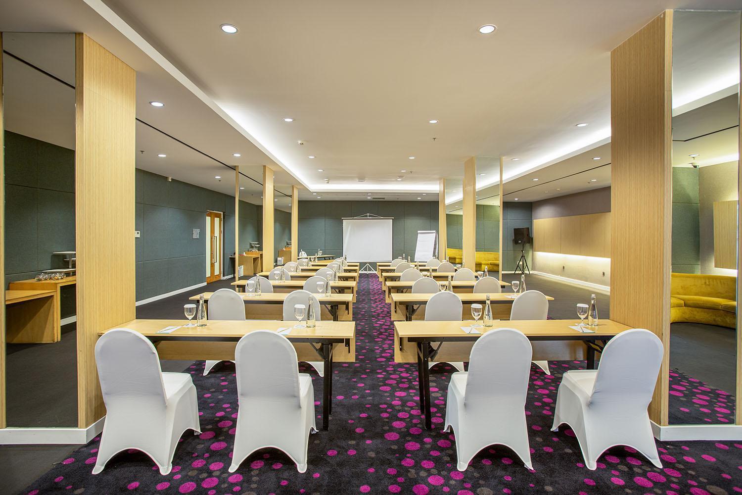 Hotel The 1o1 Sedayu Darmawangsa 4*