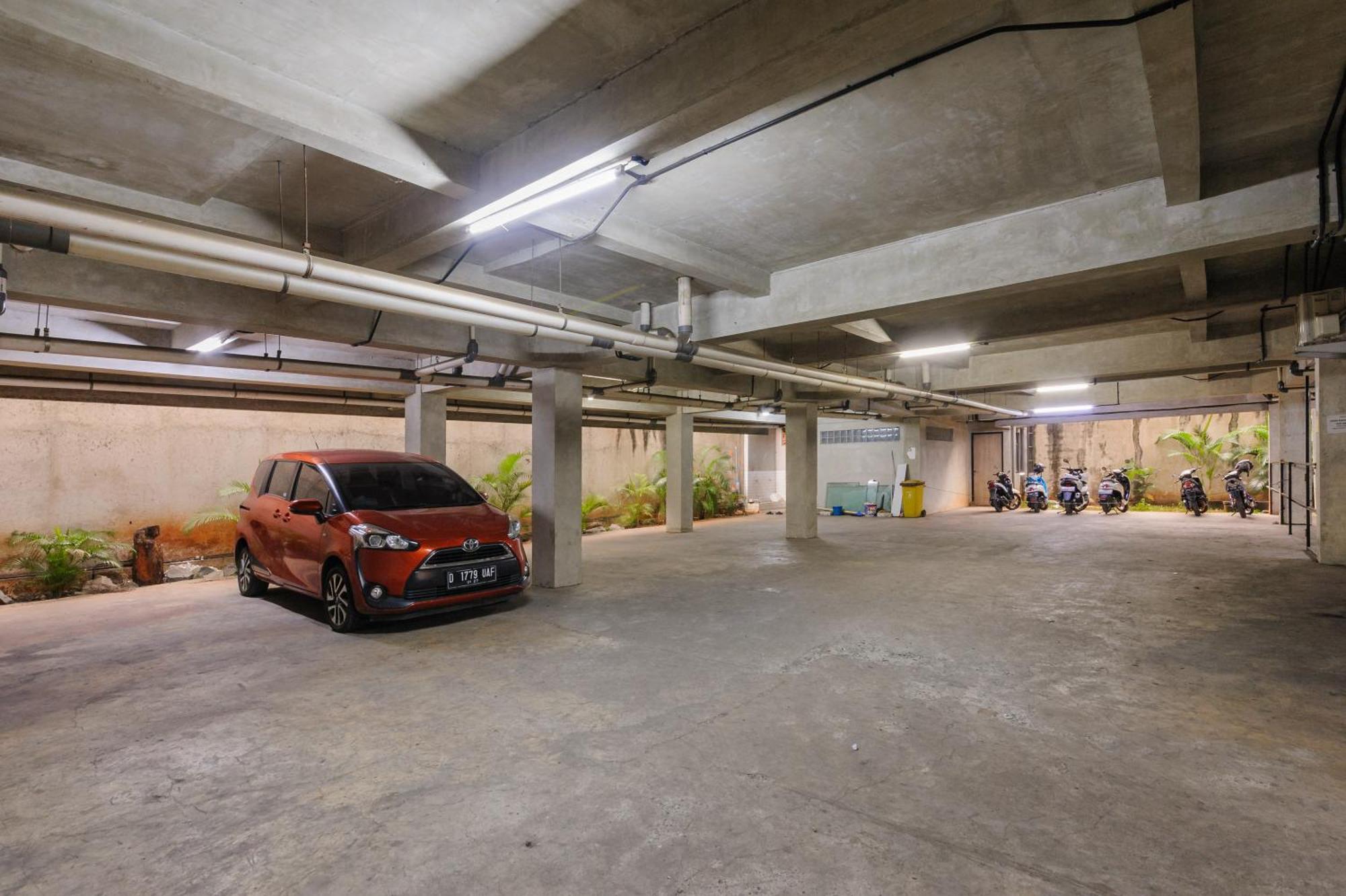 Urbanview Caverna Gandaria By Reddoorz Gasthof