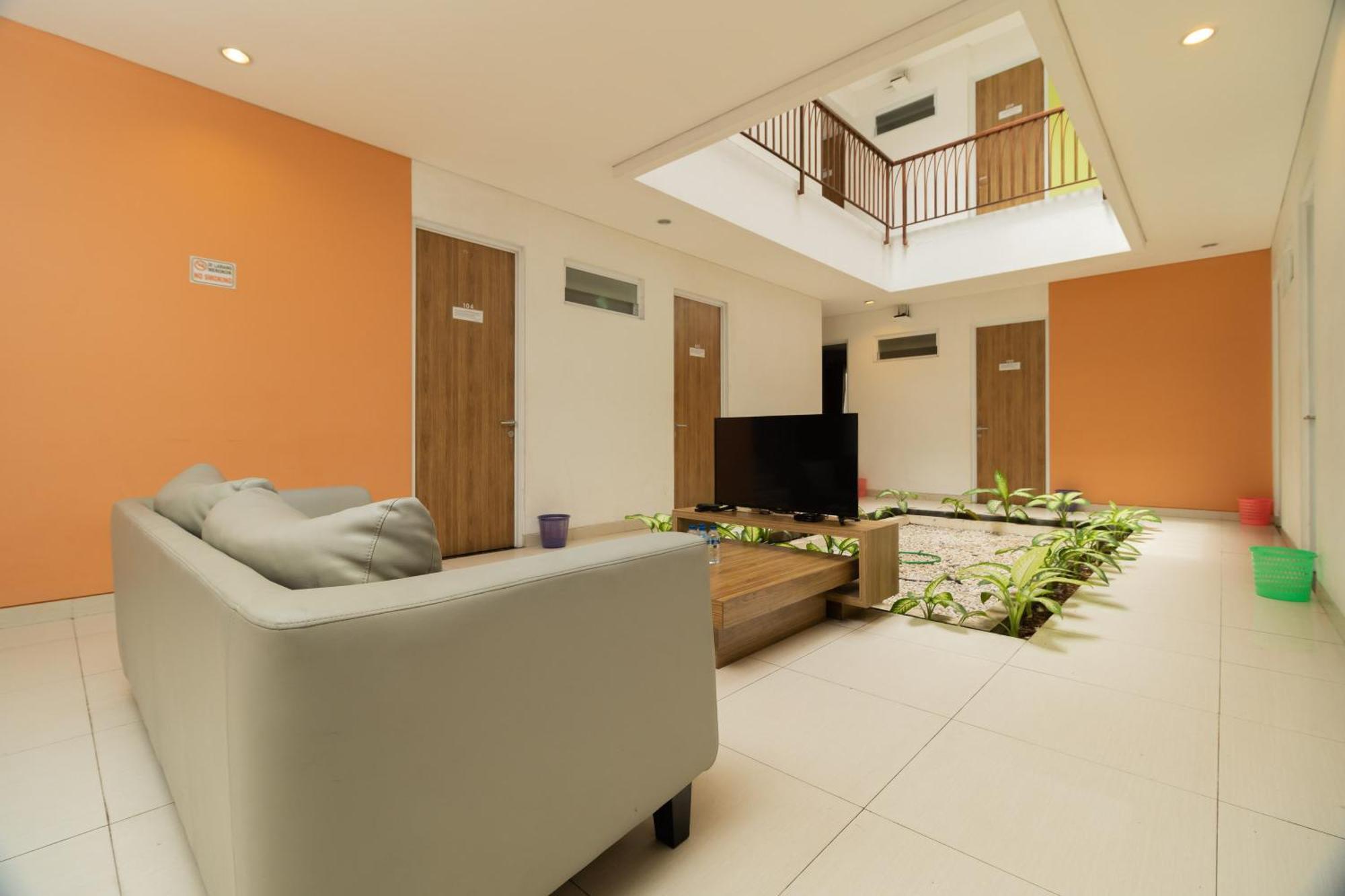 Reddoorz Syariah Near Prasetya Mulya Cilandak Campus