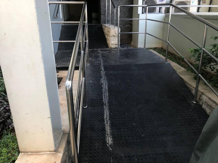 Park Apt. 3 Bedroom Apartment Jakarta