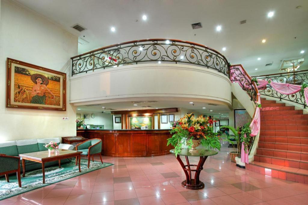 Arwana Hotel 2*