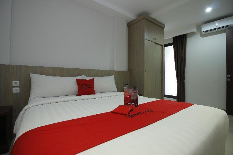 Reddoorz @ Tb Simatupang Rumah tetamu