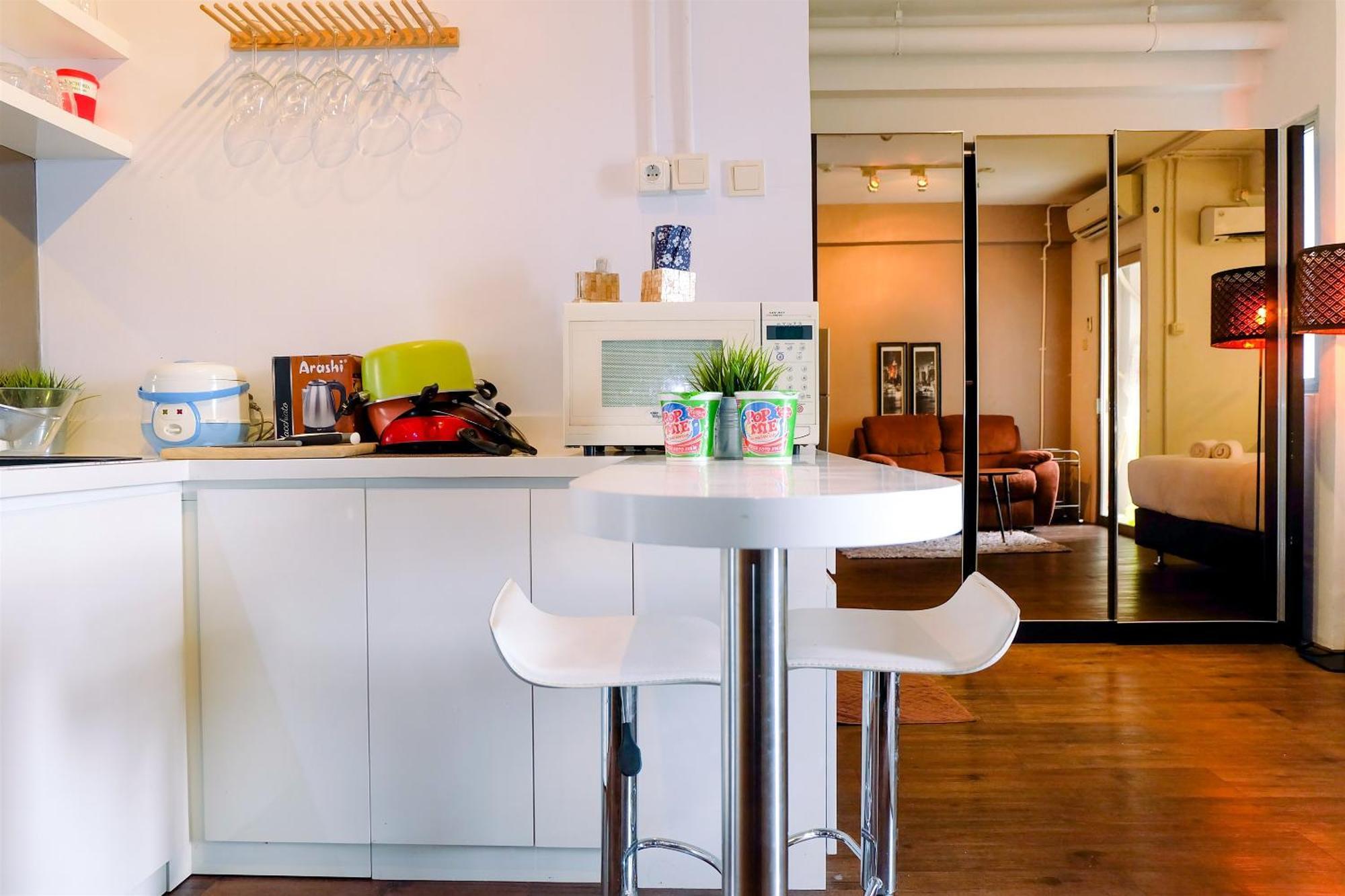 Large And Minimalist At Pakubuwono Terrace By Travelio * Jakarta