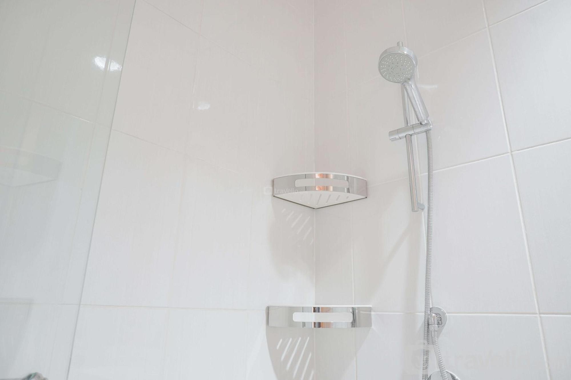 Apartment Elegant And Comfort Living 2br At Samara By Travelio