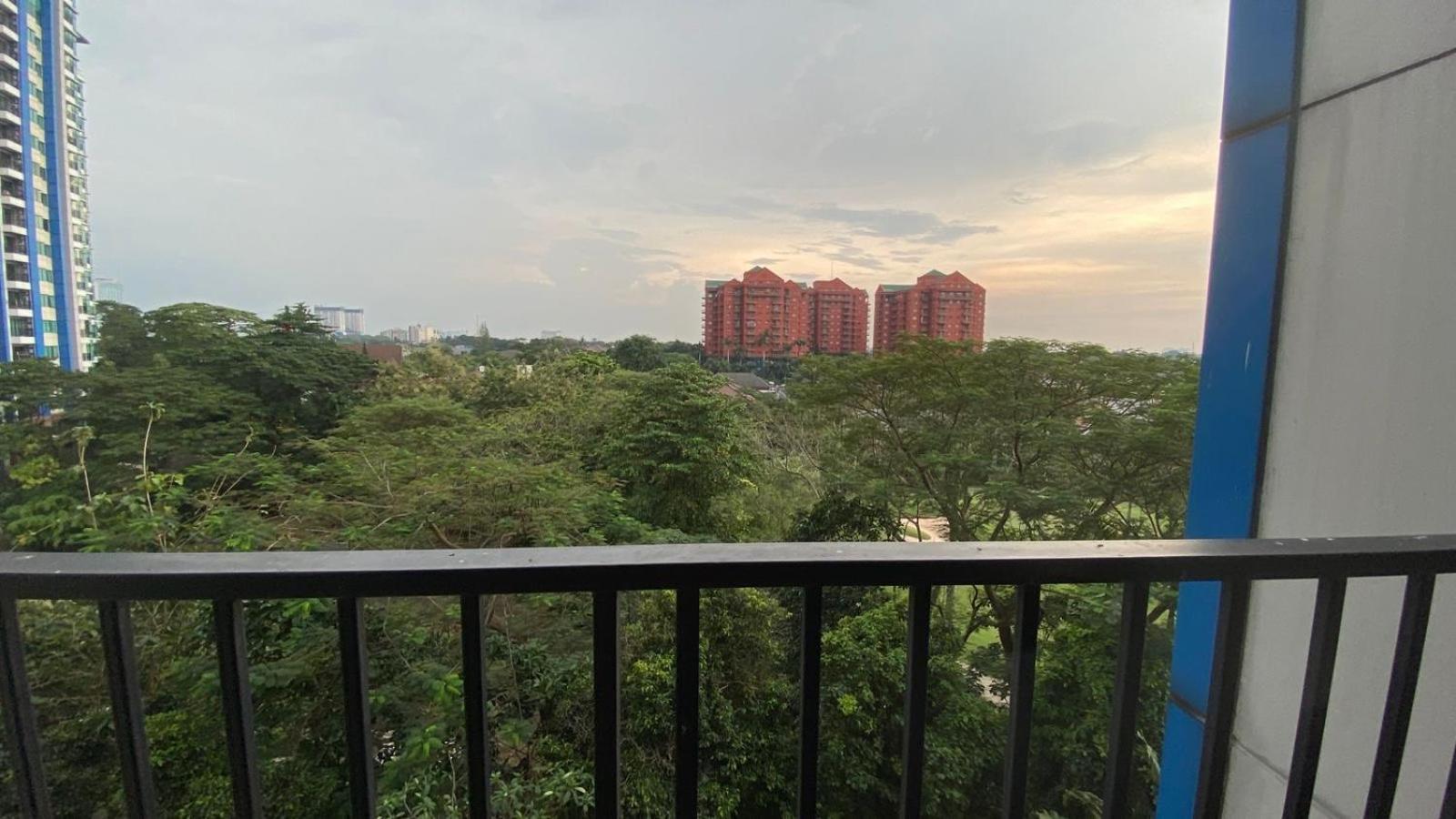 Devmoon - A Big & Beautiful Unit In The South Of