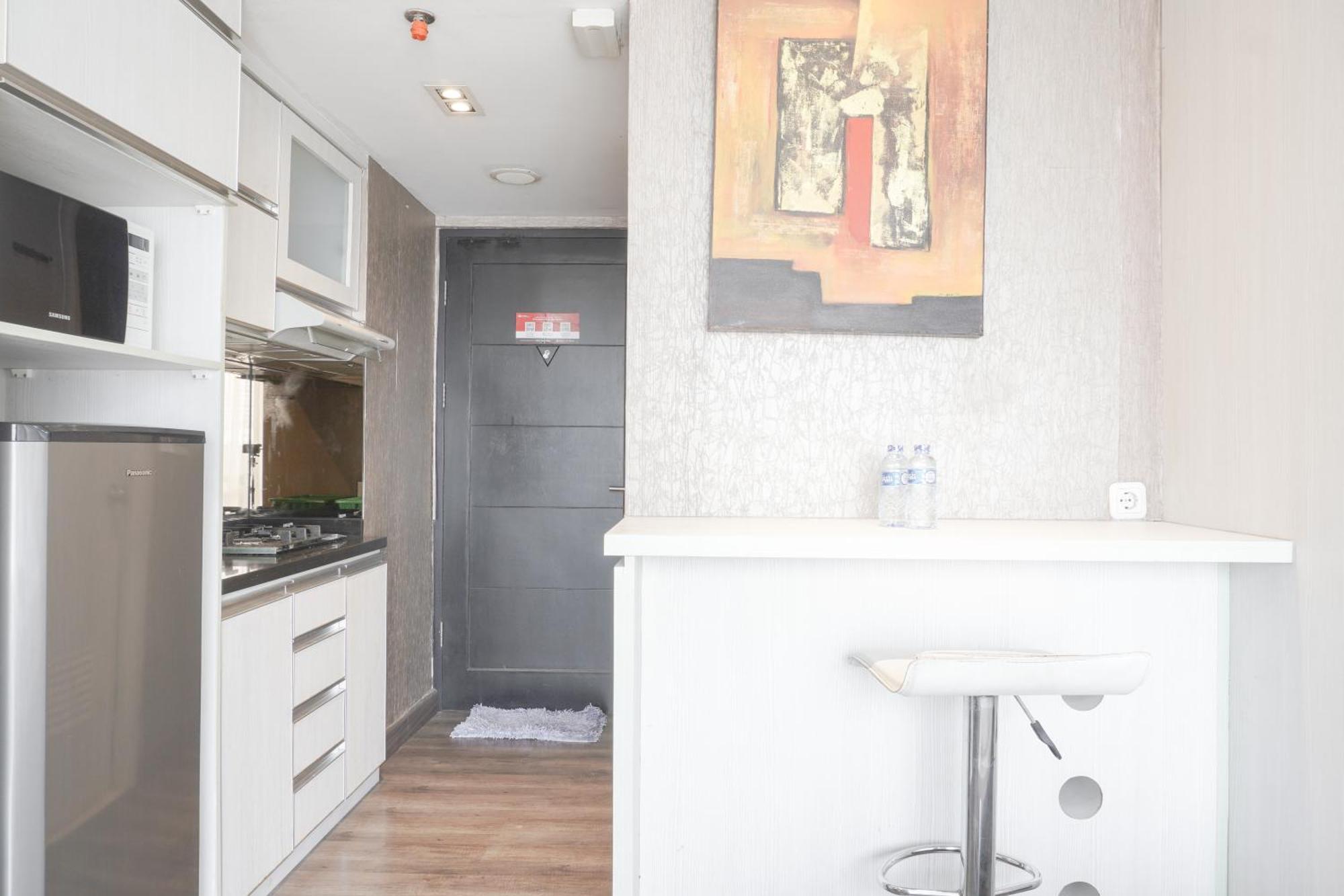 Minimalist And Cozy At Ambassade Kuningan By Travelio Jakarta