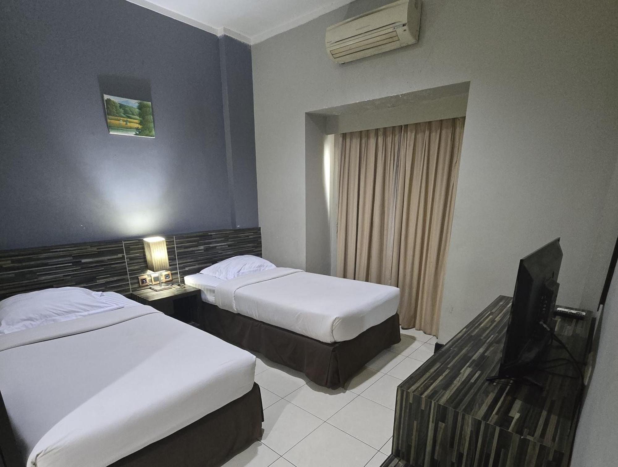 N2 Gunung Sahari Hotel