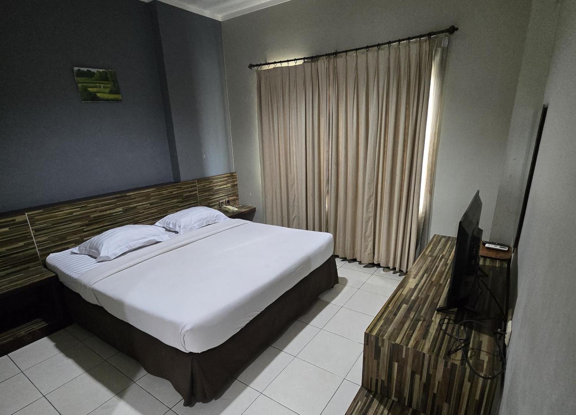 N2 Gunung Sahari Hotel 2*