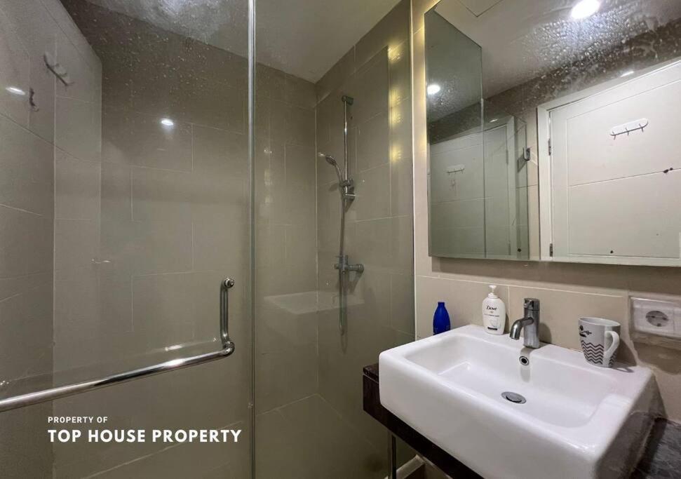 Apartment Travelibu - 1 Bed Casa Grande Residence Mall Kota Kasablanka Jakarta *