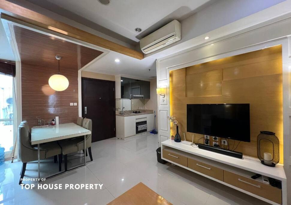 Apartment Travelibu - 1 Bed Casa Grande Residence Mall Kota Kasablanka Jakarta *