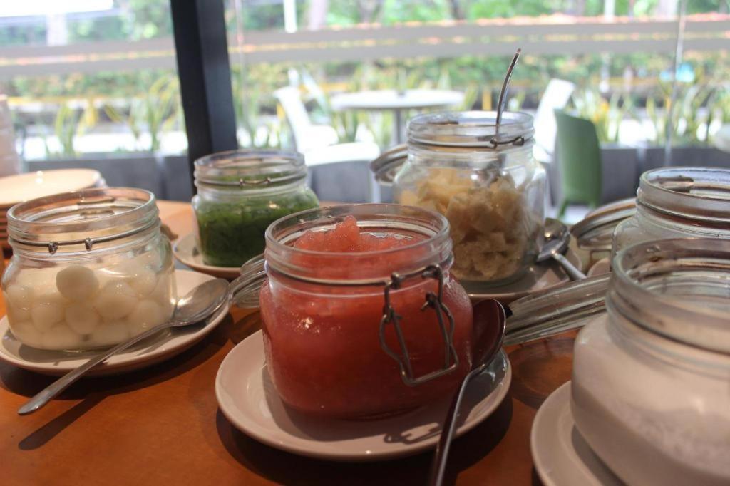 Hotel Pomelotel Patra Kuningan 3*