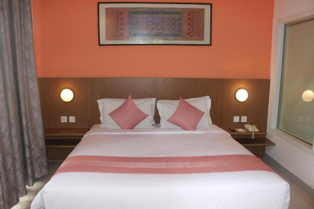 Pomelotel Patra Kuningan 3*