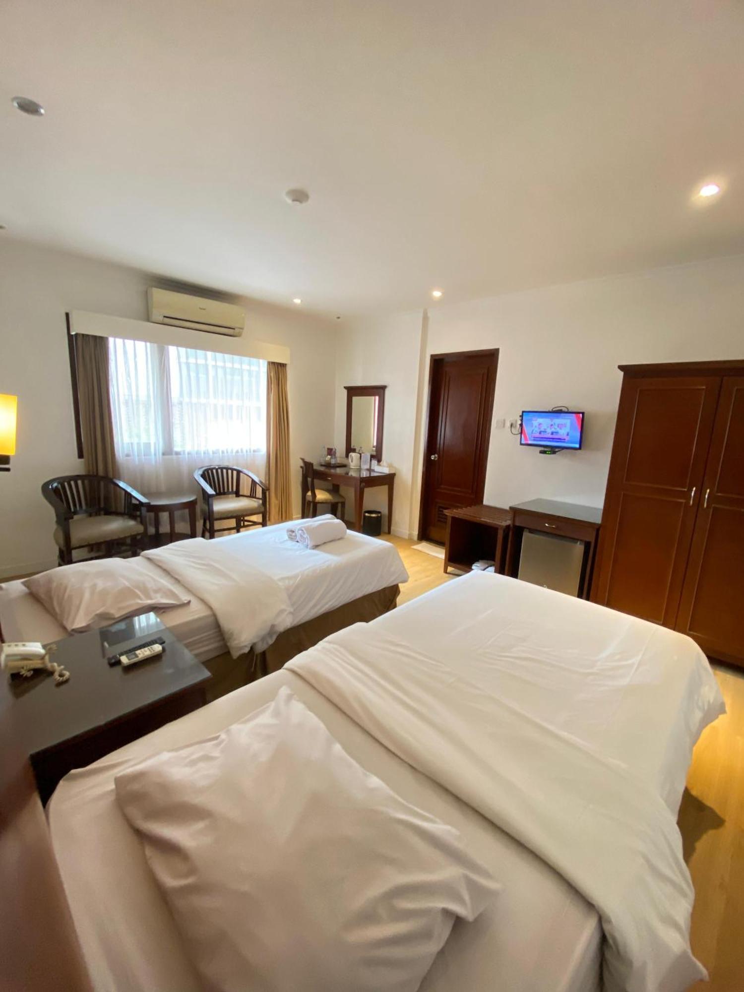 Cipta Wahid Hasyim Hotel 2*