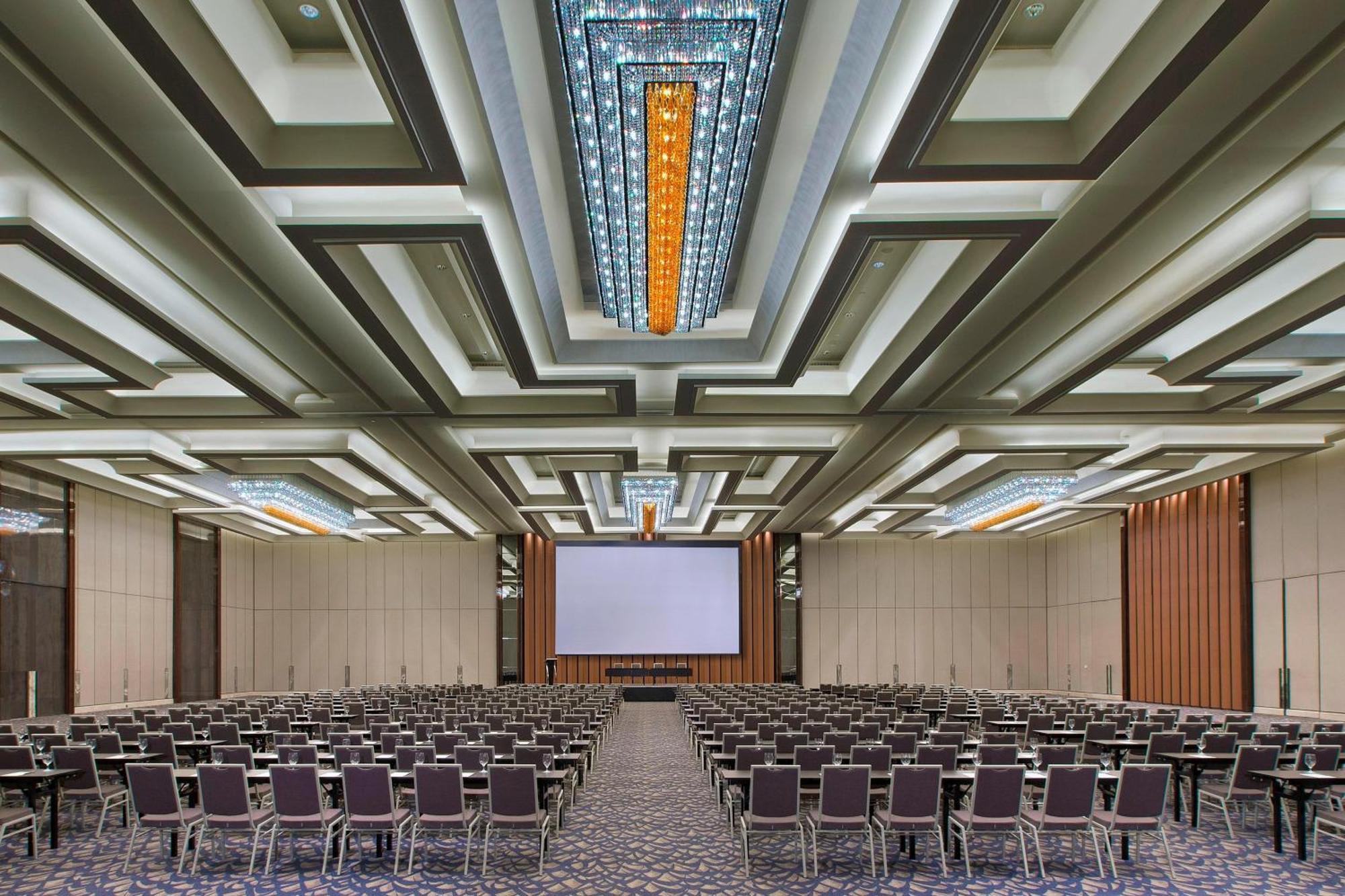 Sheraton Grand Gandaria 5*