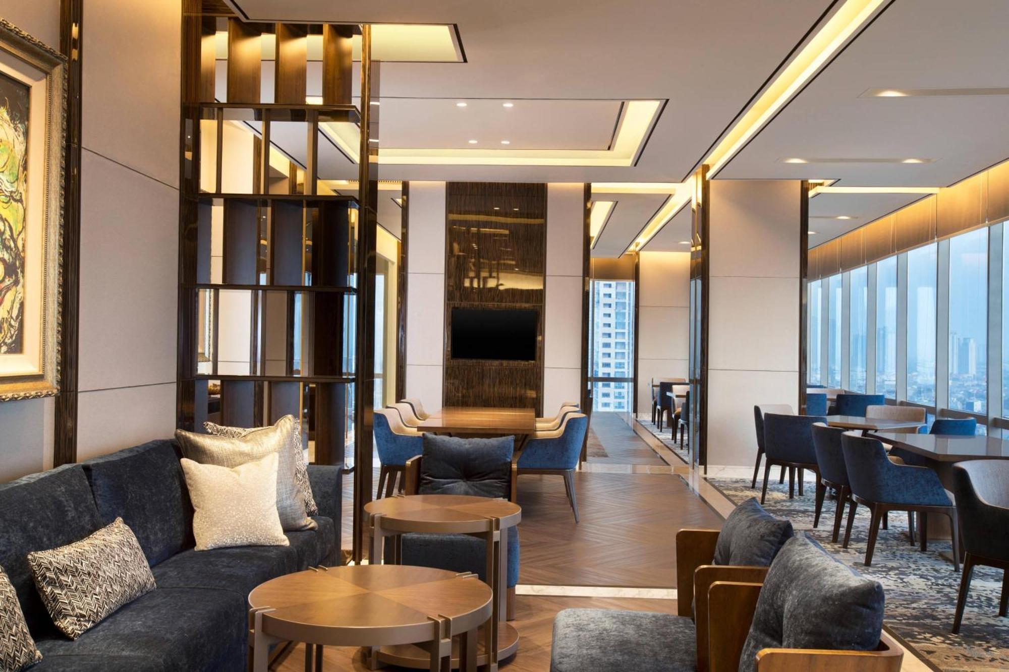 Sheraton Grand Gandaria Hotel 5*