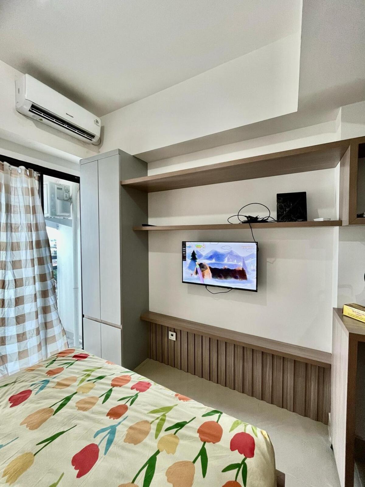Cozy Next To Anywhere