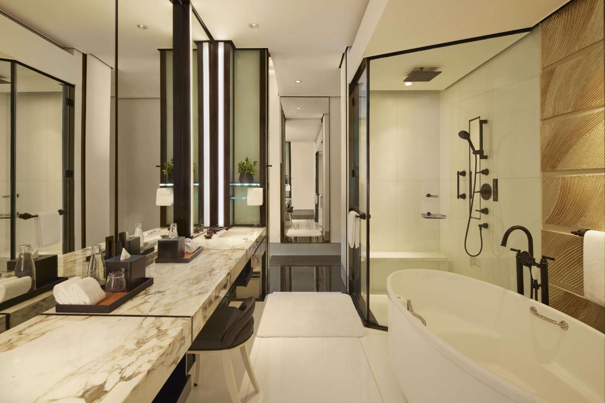 Hotel Keraton At The Plaza, Part Of The Unbound Collection By Hyatt Jacarta