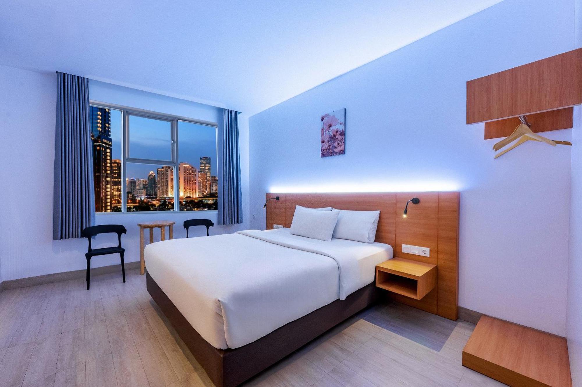 Khách sạn Grand Thamrin