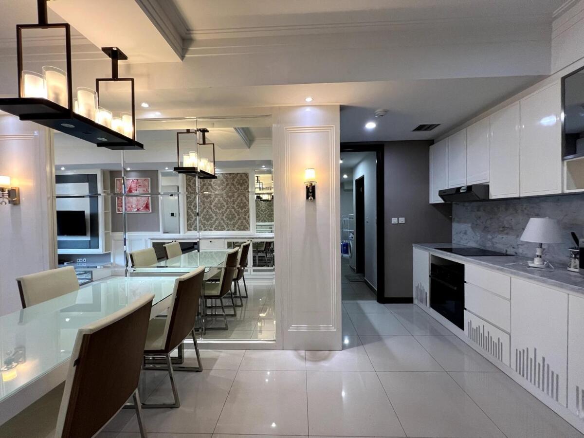 Apartment Luxury 3 Bed Casa Grande Mall Kota Kasablanka By Travelibu *