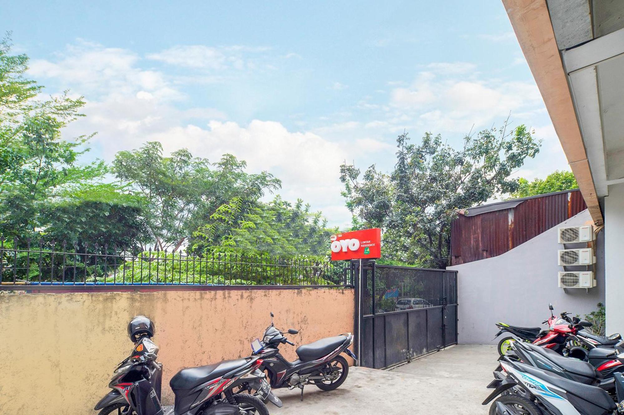 Khách sạn Super Oyo 160 Lontar