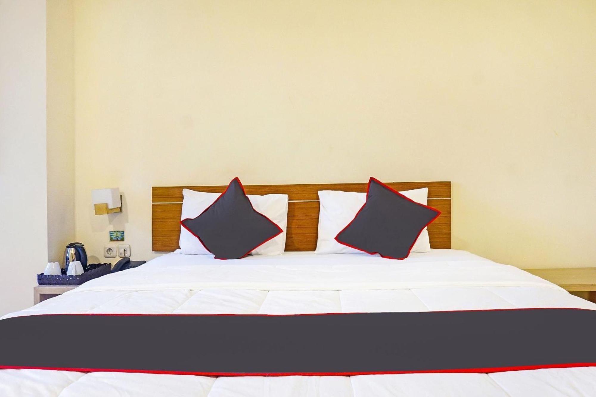 Hotel Super Oyo Collection O 91409 Fiducia Otista 153 - 157 3*