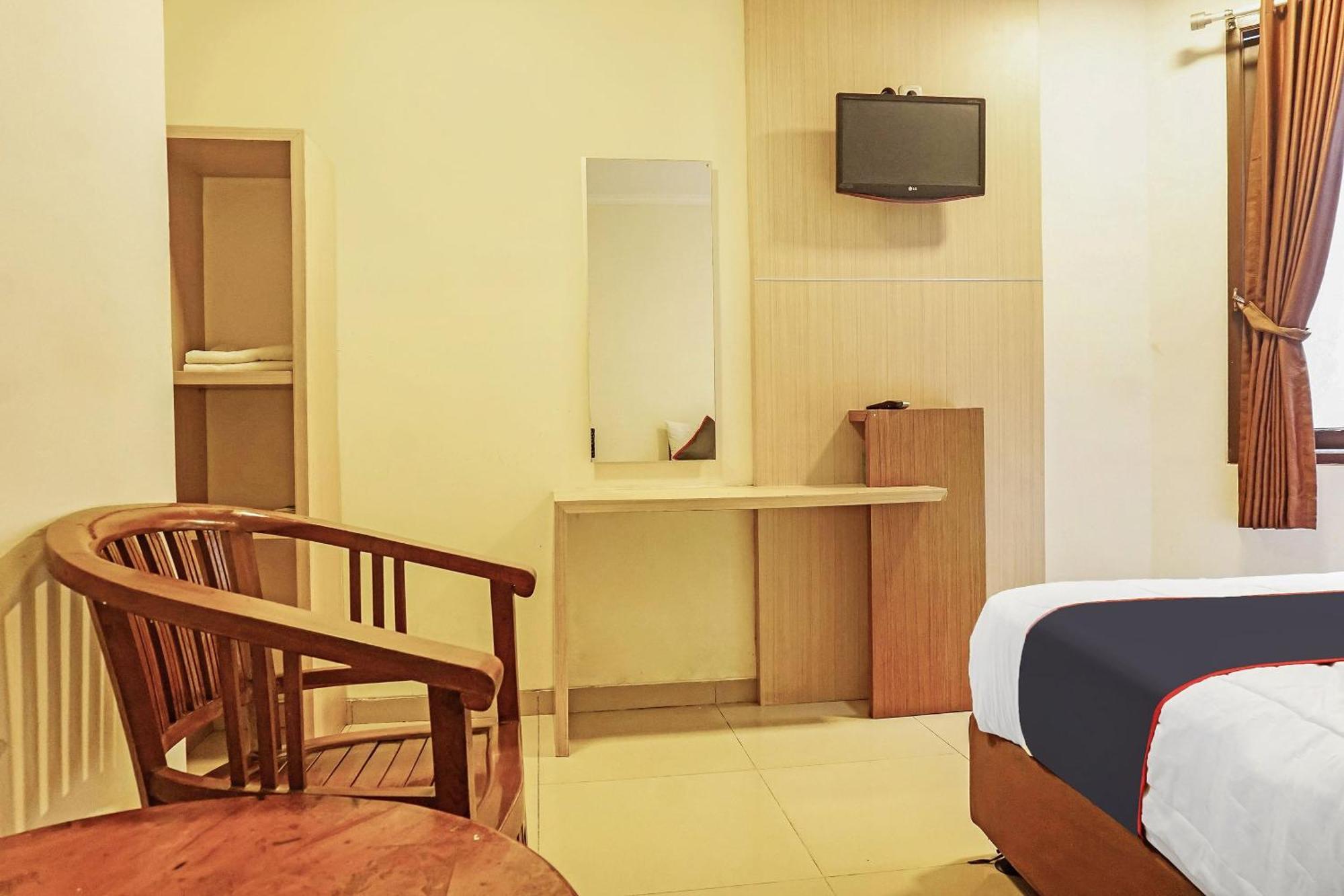 Hotel Super Oyo Collection O 91409 Fiducia Otista 153 - 157 3*