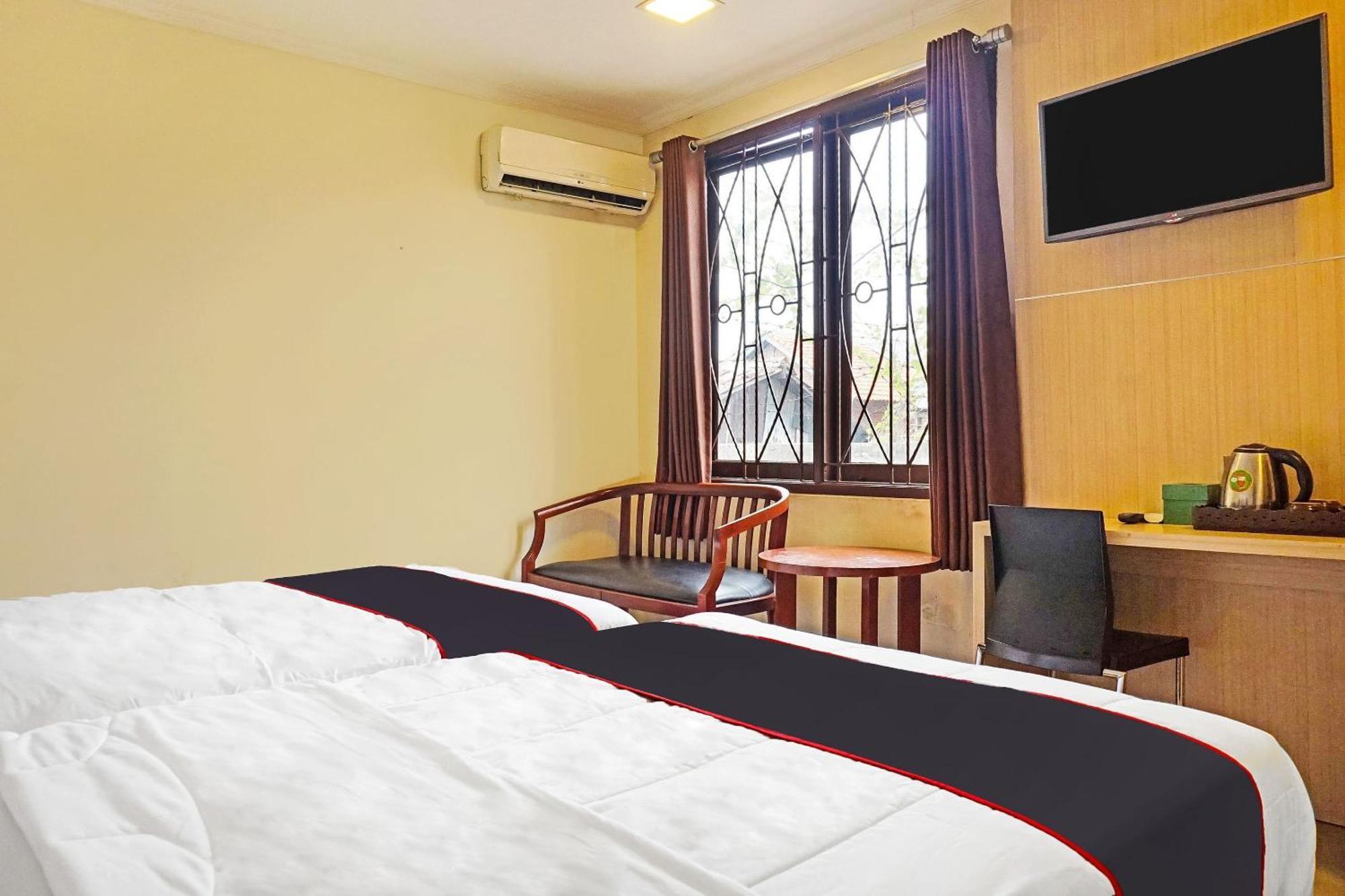 Hotel Super Oyo Collection O 91409 Fiducia Otista 153 - 157 3*