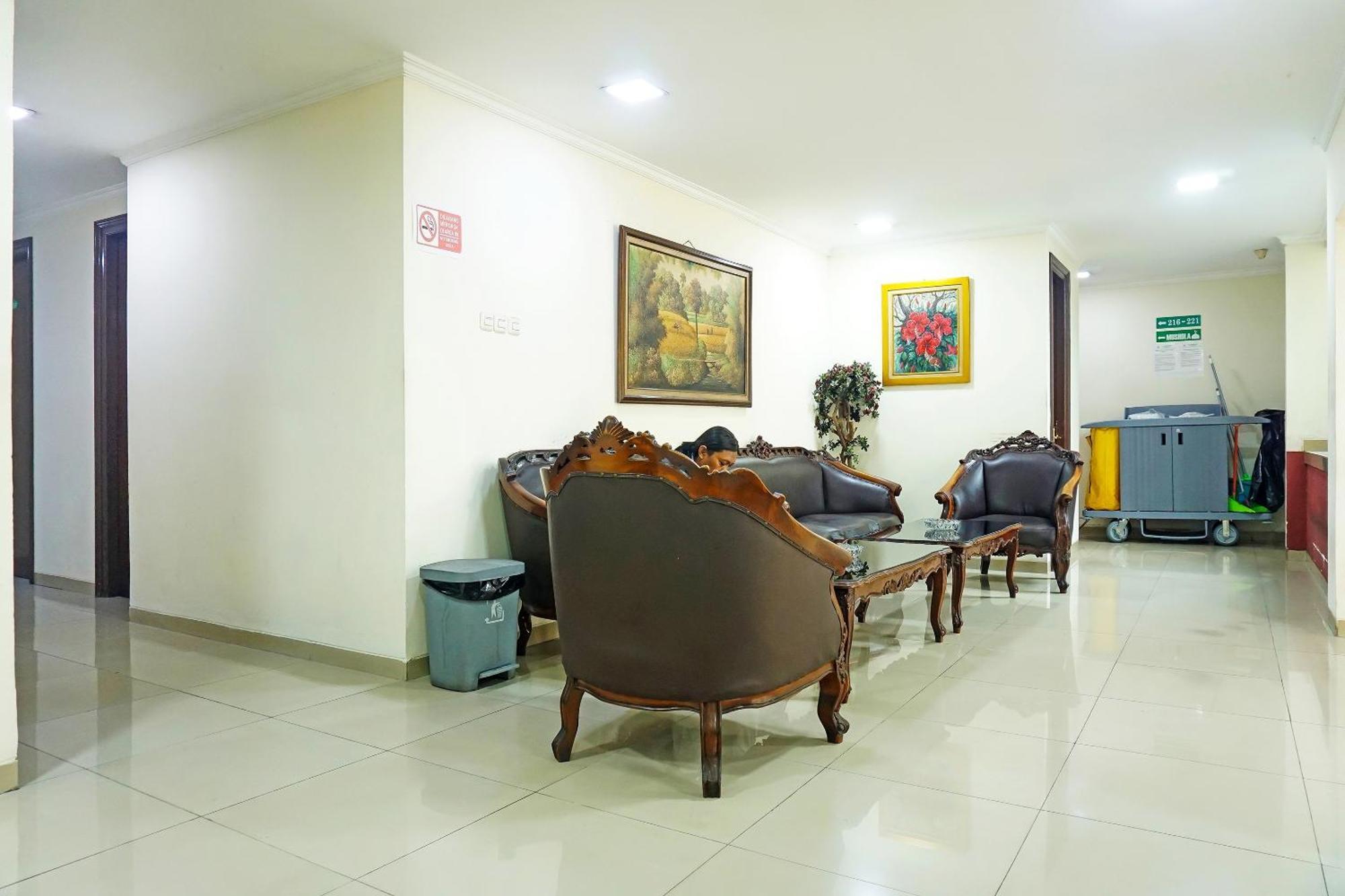 Hotel Super Oyo Collection O 91409 Fiducia Otista 153 - 157 3*