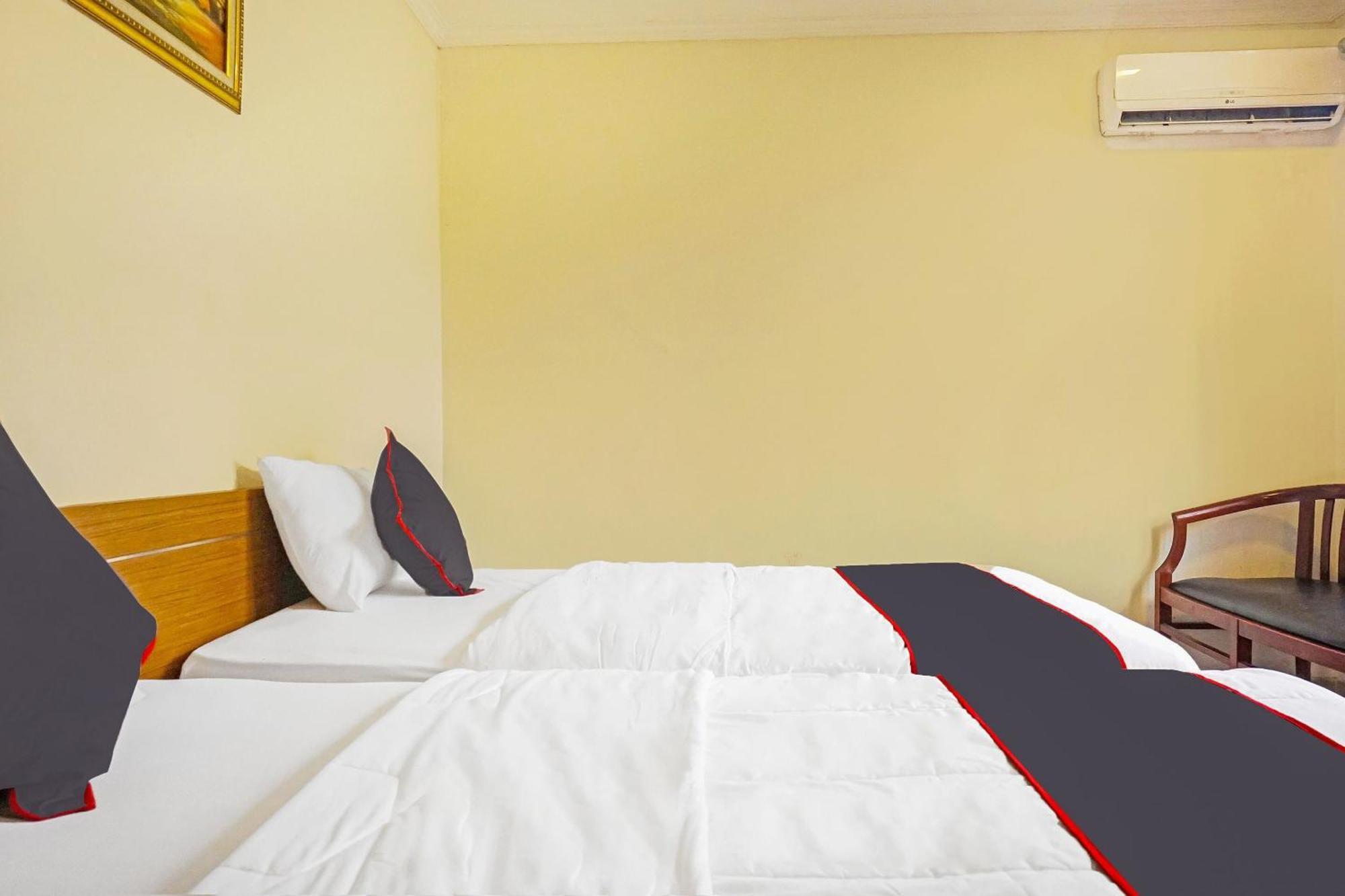 Hotel Super Oyo Collection O 91409 Fiducia Otista 153 - 157