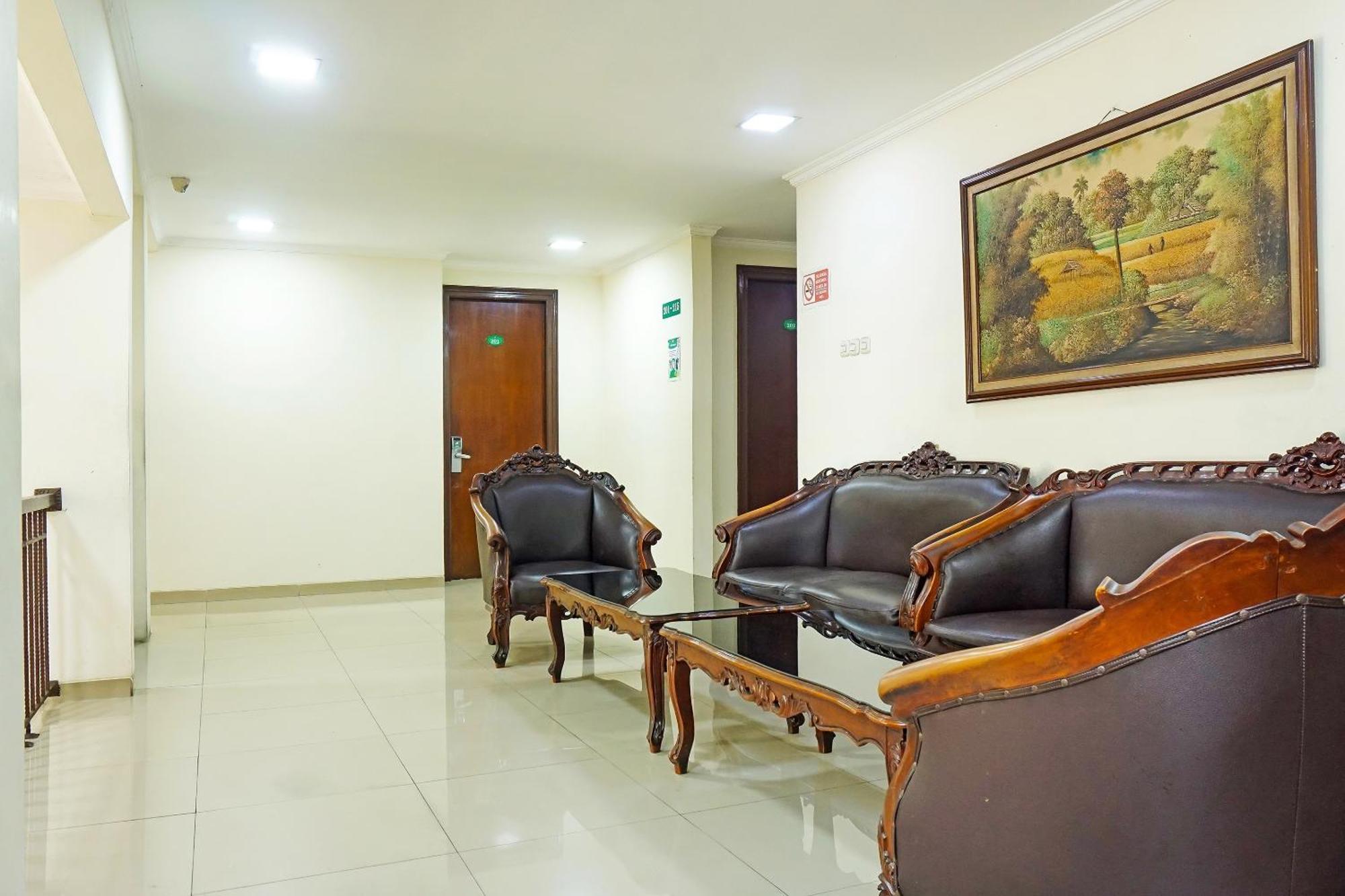 Super Oyo Collection O 91409 Fiducia Otista 153 - 157 3*