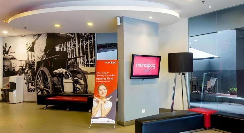 Monoloog Pasar Baru Hotel