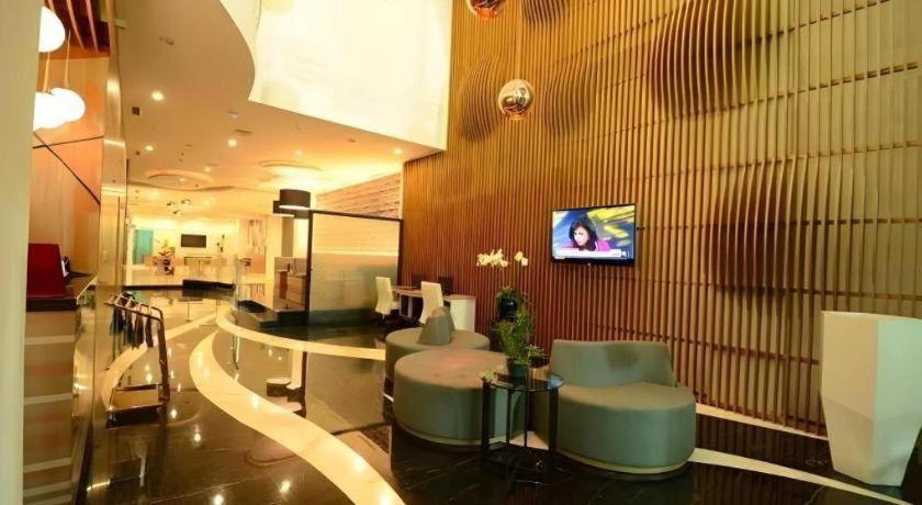 Clay Hotel